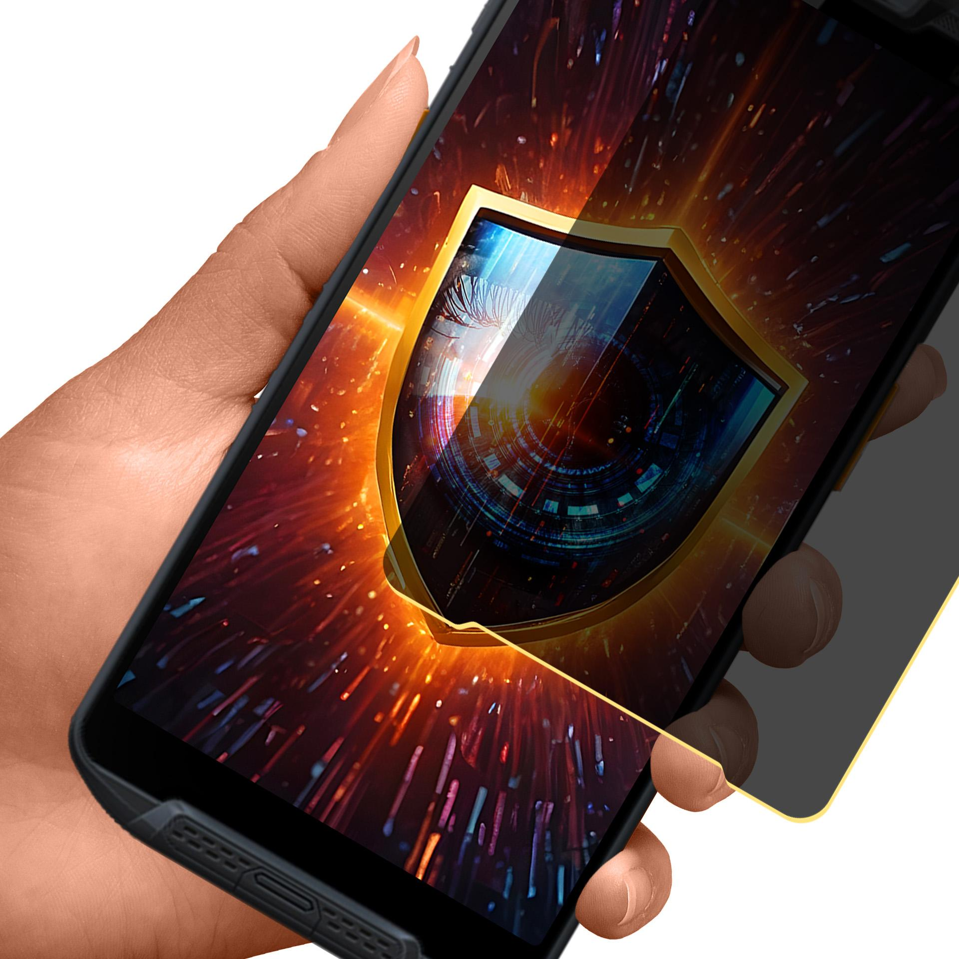 Una mano che tiene un telefono con un grafico a scudo sullo schermo. Lo sfondo è un'esplosione di luce arancione.