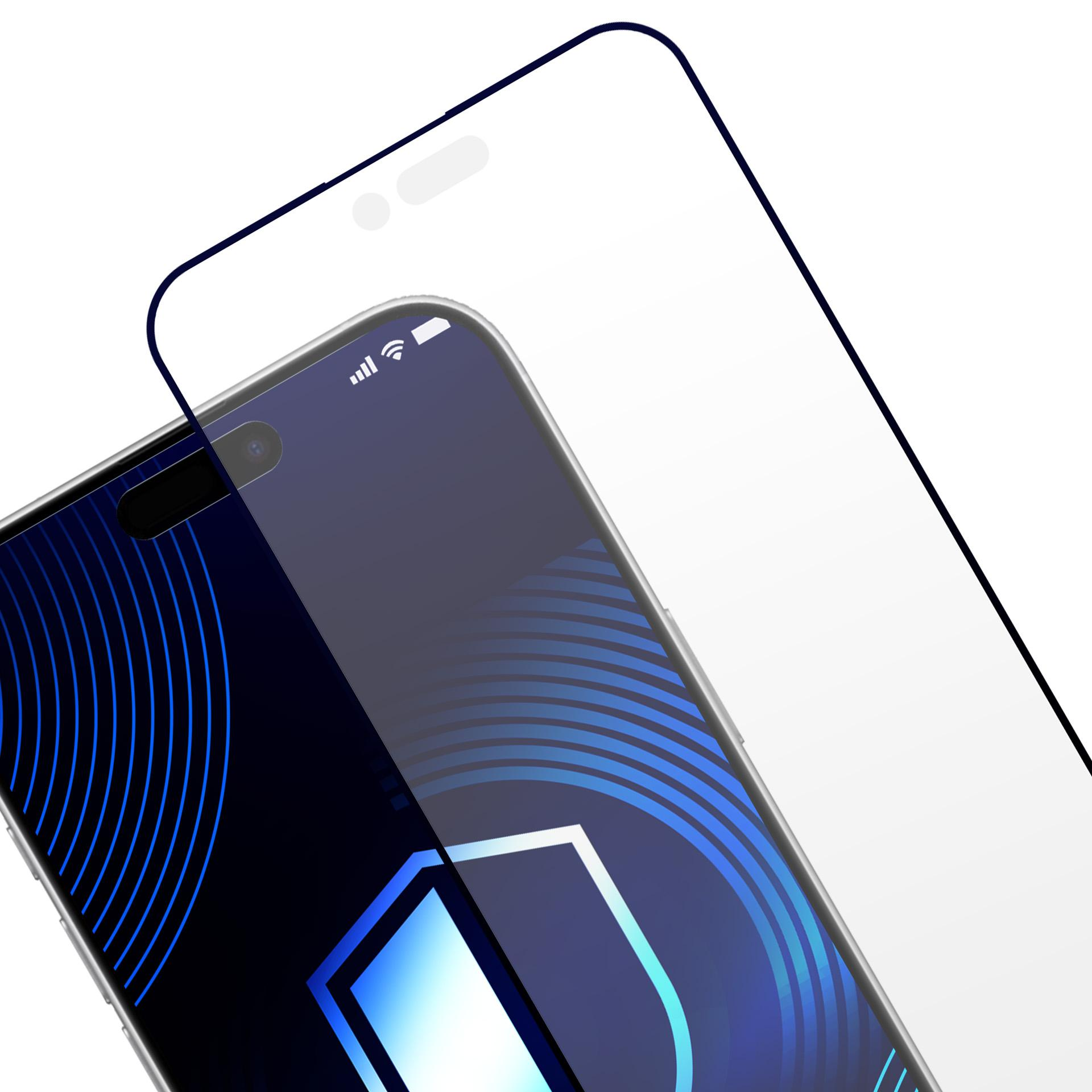 Uno smartphone con protezione schermo. Lo schermo mostra un gradiente blu con un'icona a scudo. Sfondo bianco.