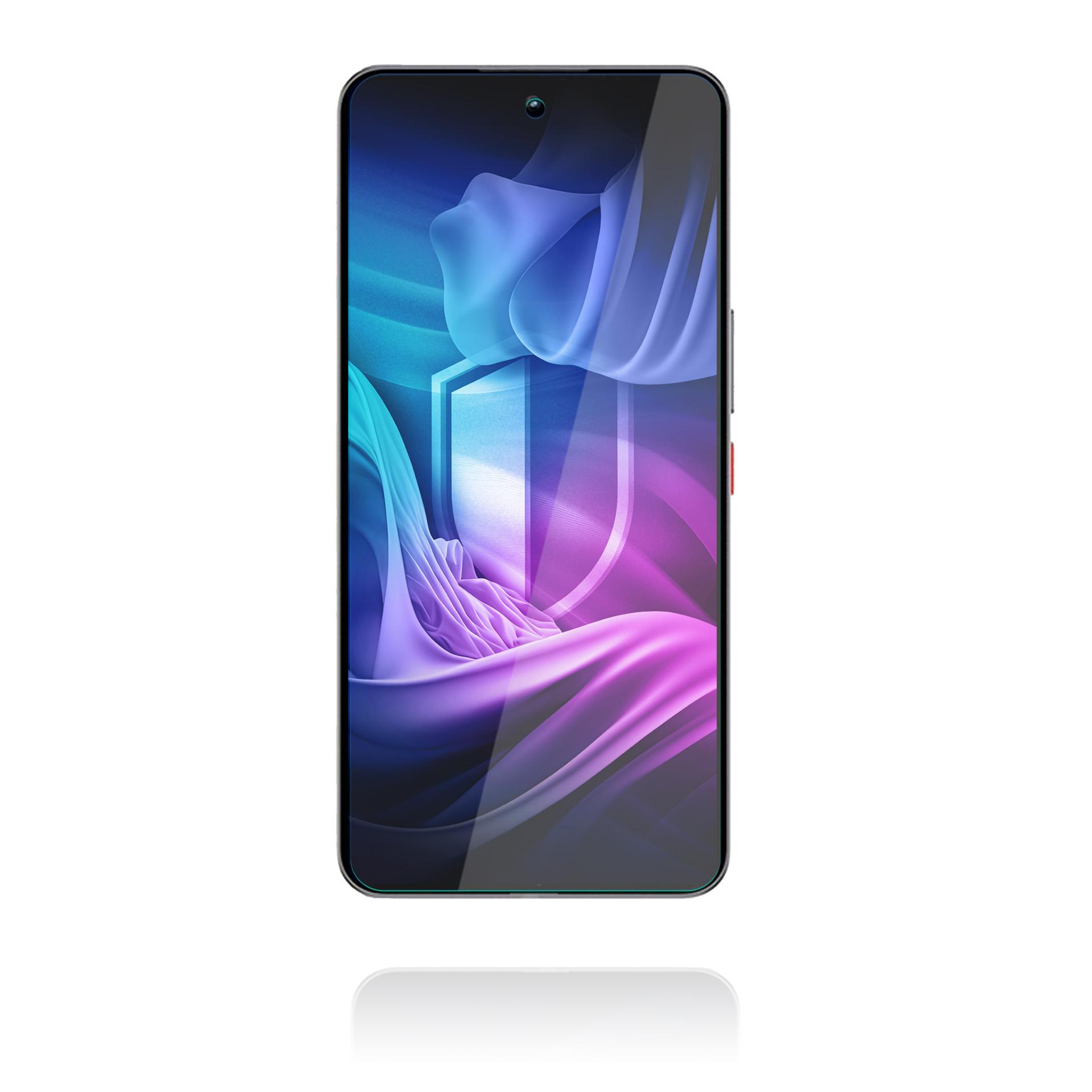 Lo schermo dello smartphone mostra una grafica a scudo con elementi fluidi blu, viola e bianchi, su sfondo bianco.