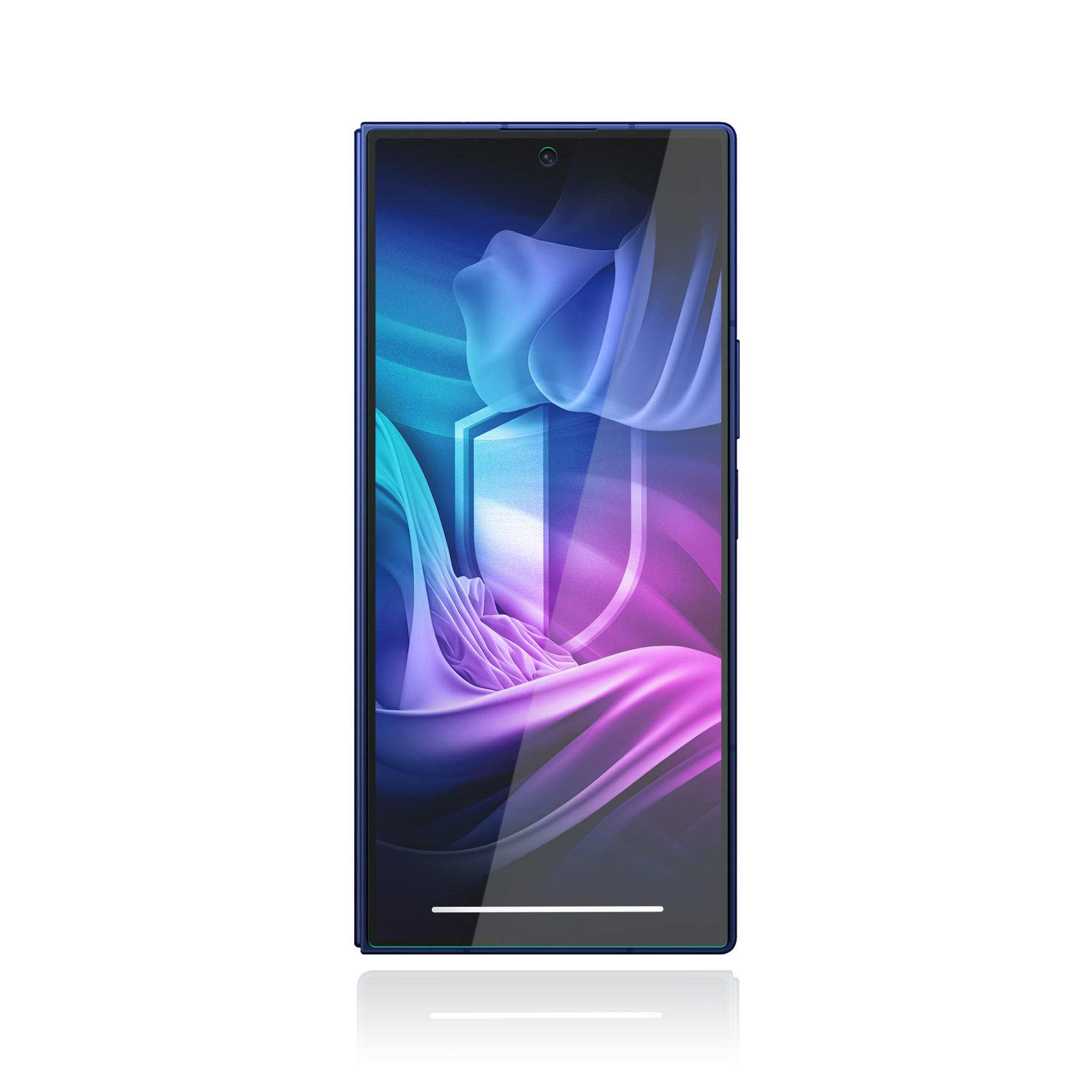 Uno smartphone blu con uno schermo che mostra un design viola e blu con uno scudo. È su sfondo bianco.