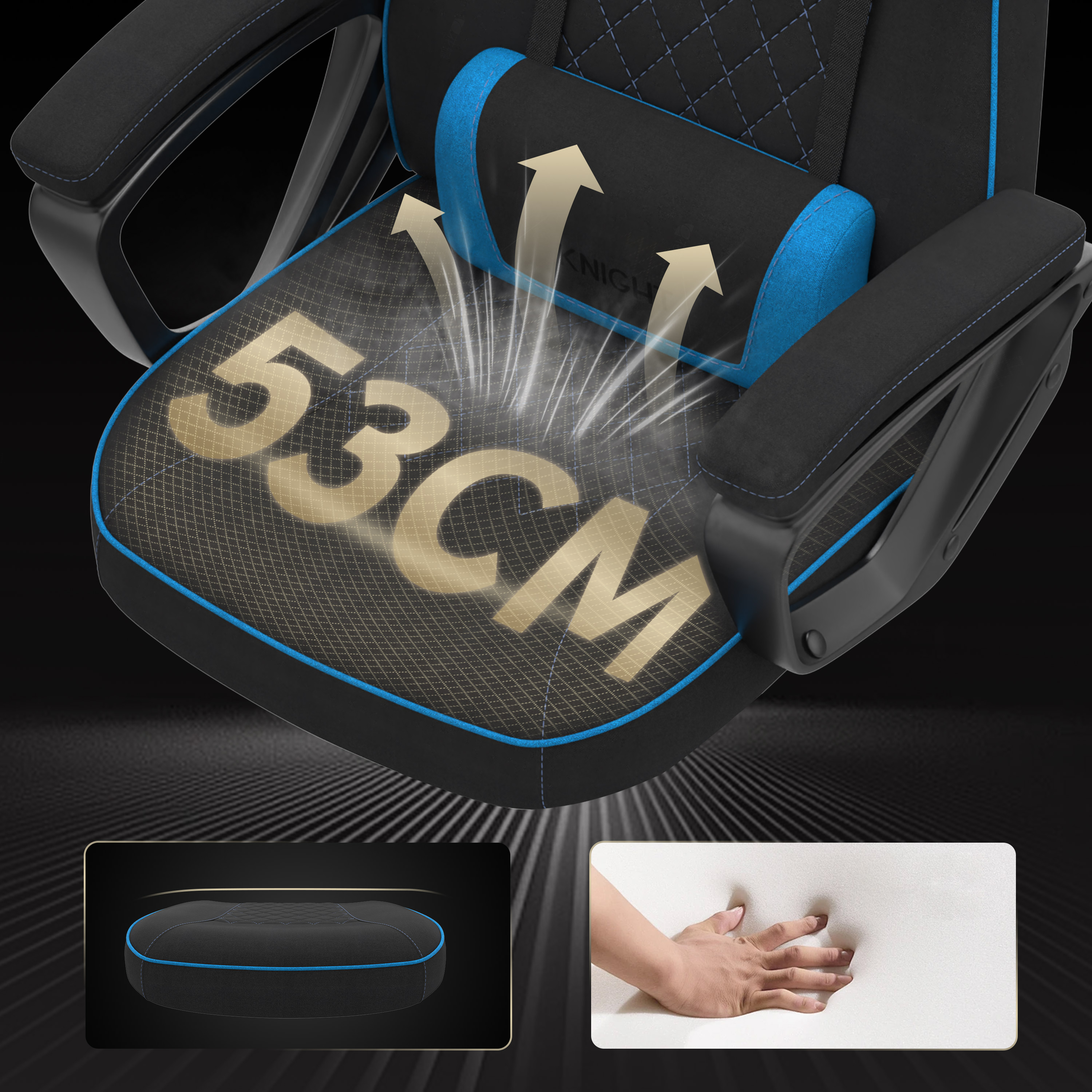 Détail du fauteuil gaming. Noir avec garniture et couture bleues. Affichant '53CM'. Main pressant la mousse.