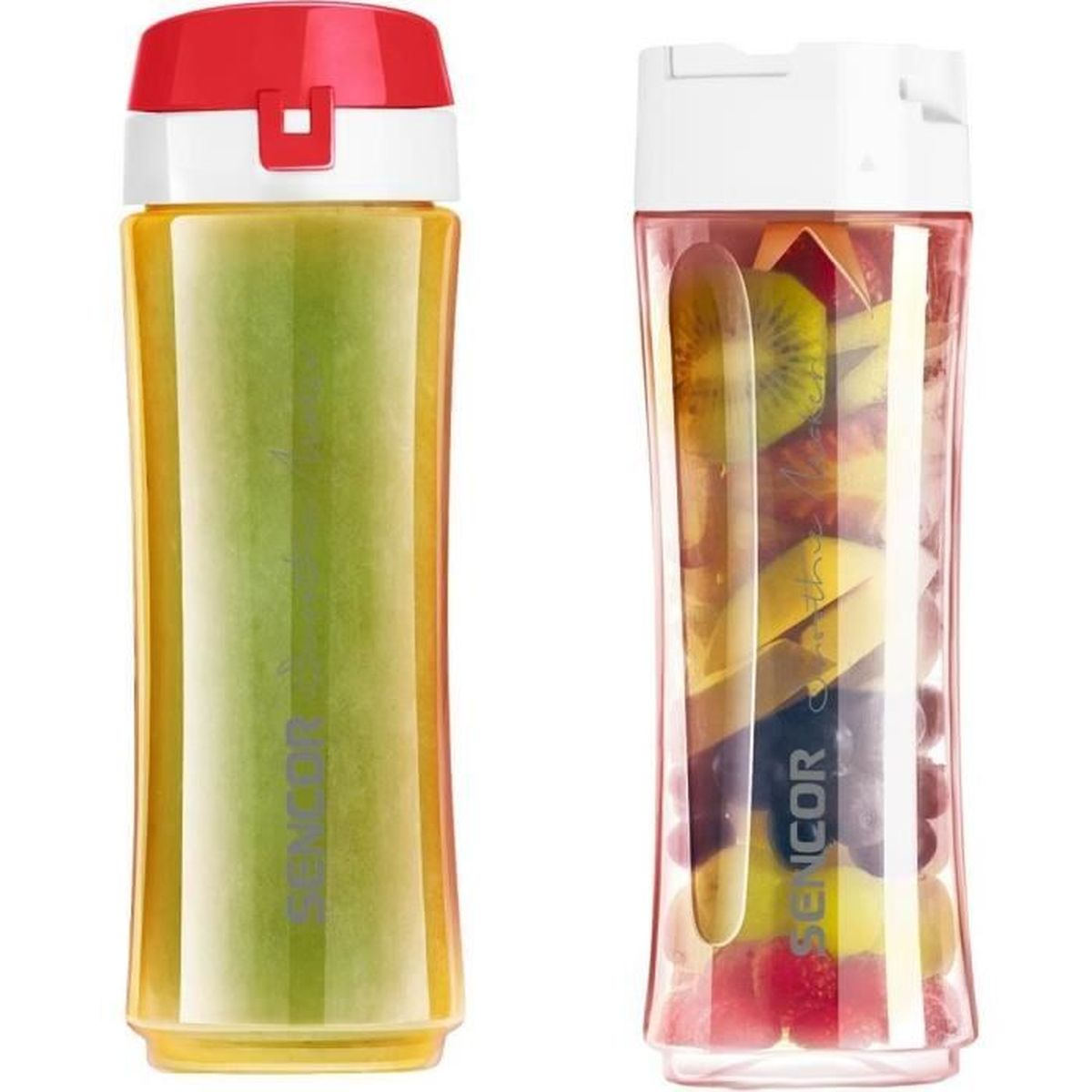 Dwie przezroczyste butelki z owocami i zielonym płynem. Jedna ma czerwoną zakrętkę, druga białą. Owoce: kiwi, jagody, mango.