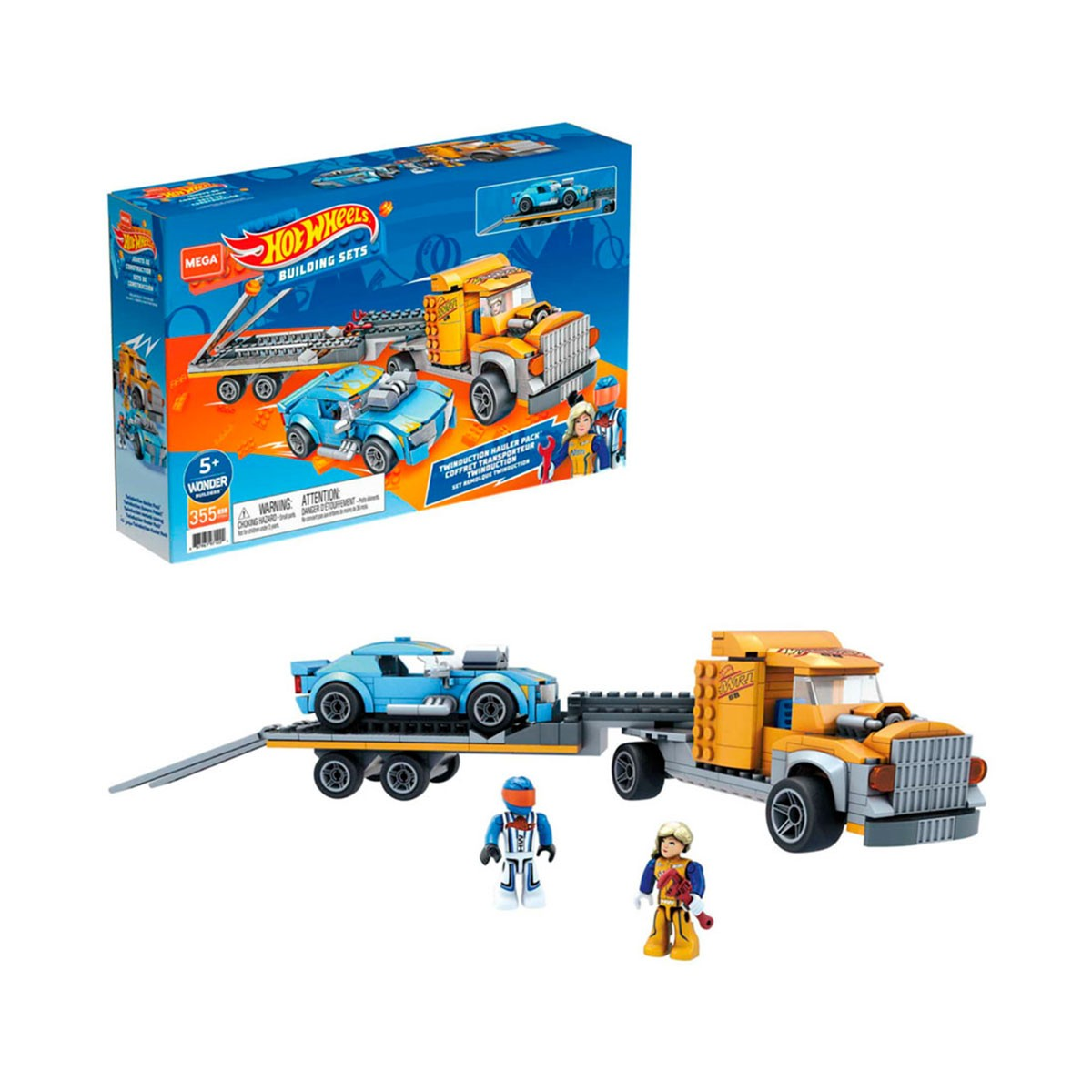 Ein Hot Wheels Bausatz mit einem LKW, einem blauen Auto und zwei Minifiguren. Die Box ist im Hintergrund zu sehen.