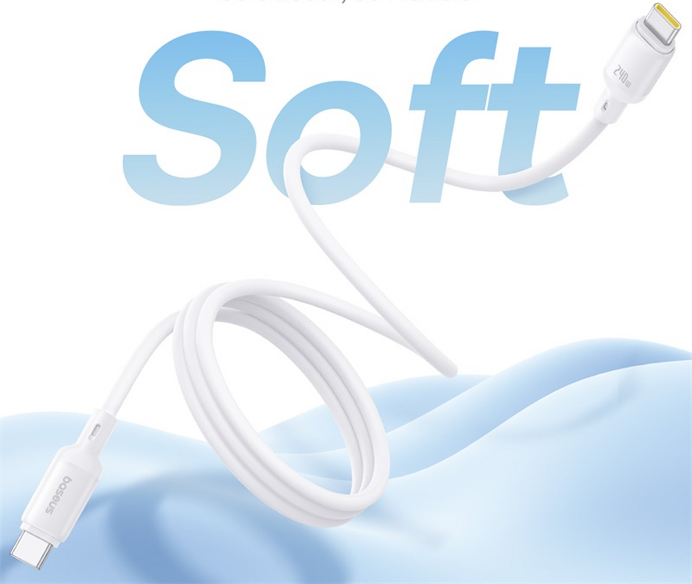 Un cavo di ricarica USB-C bianco con una sezione arrotolata. La parola "Soft" è sovrapposta. Lo sfondo è un design blu chiaro e ondulato.