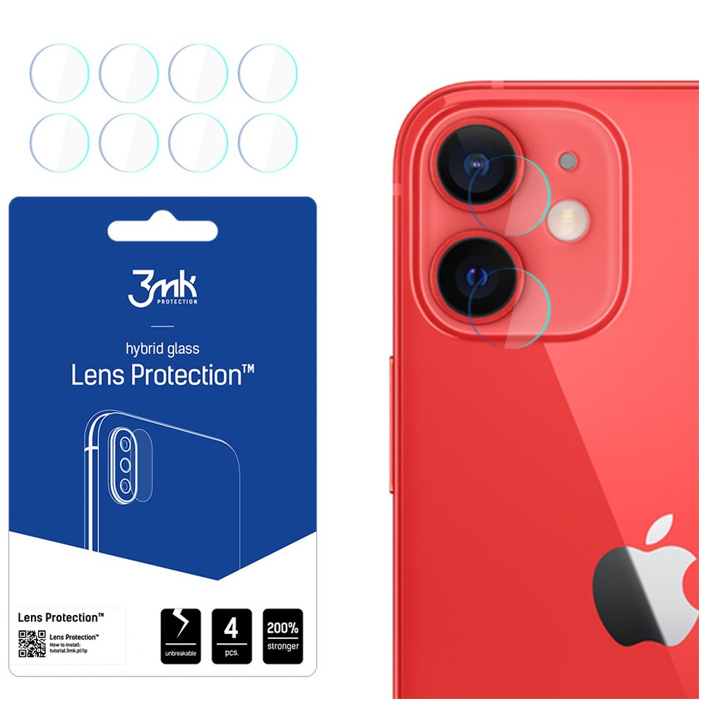 Un iPhone rosso con protezioni per lenti della fotocamera. È visibile una confezione di protezioni e una custodia per telefono. Il logo Apple è sul telefono.