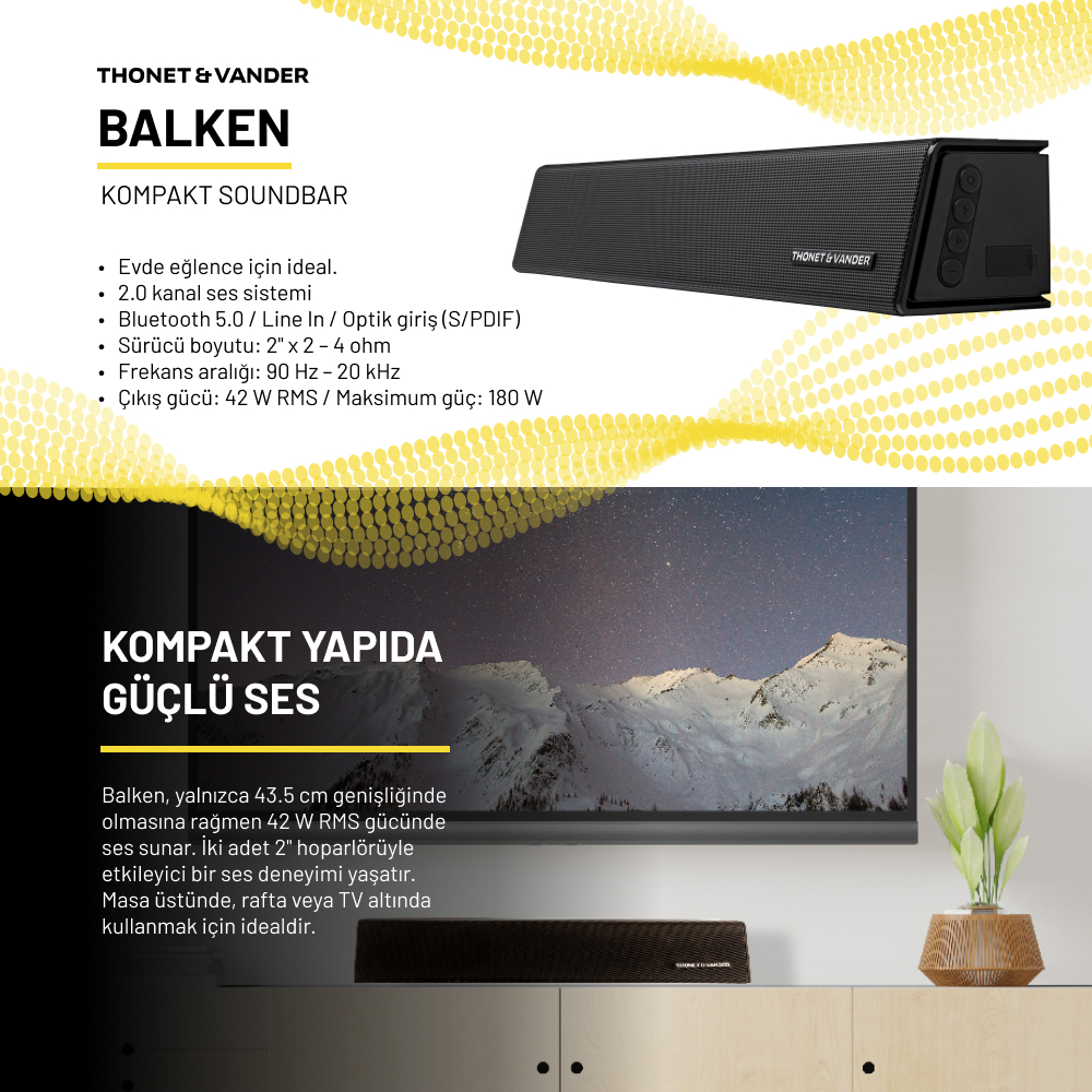 Siyah bir soundbar, dağ manzaralı bir TV'nin altında duruyor. Ahşap bir dolapta bir bitki var. Metin, soundbar'ın özelliklerini açıklıyor.