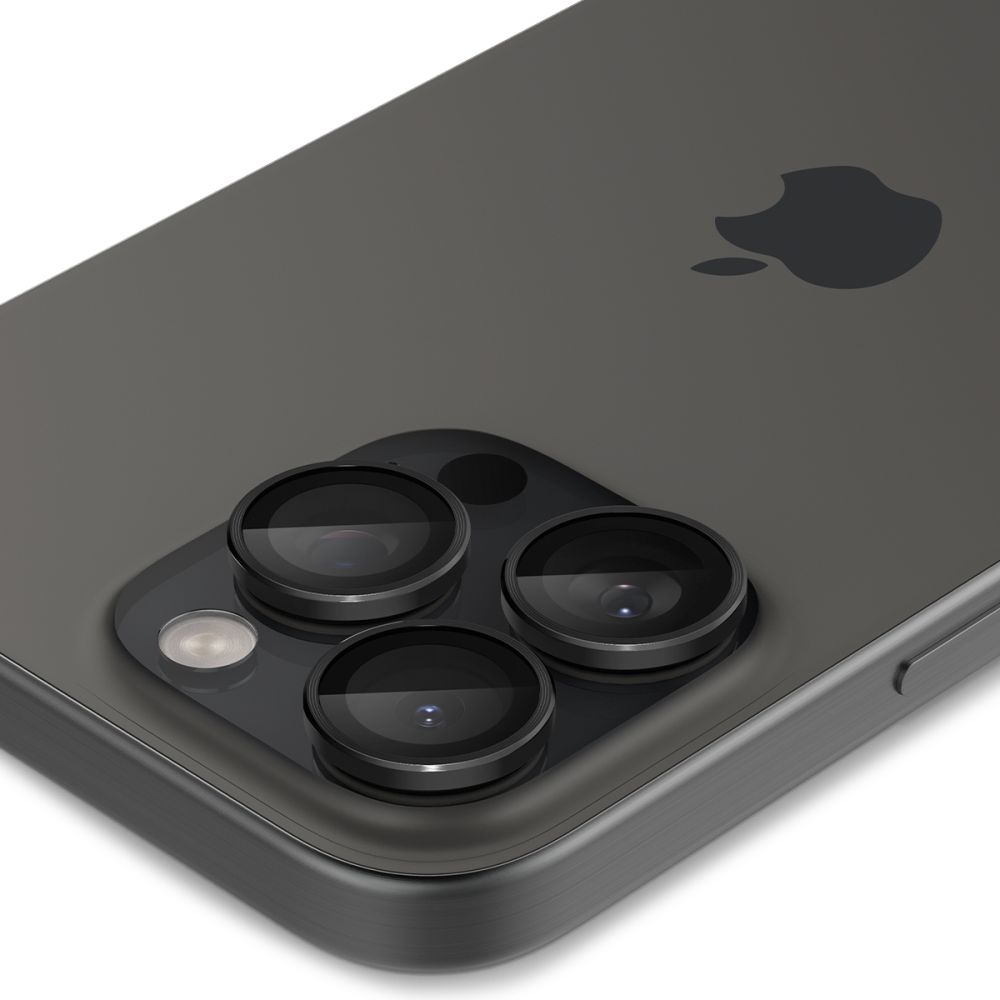 Dos d'un iPhone gris foncé. Il possède trois objectifs photo et un flash. Le logo Apple est visible.