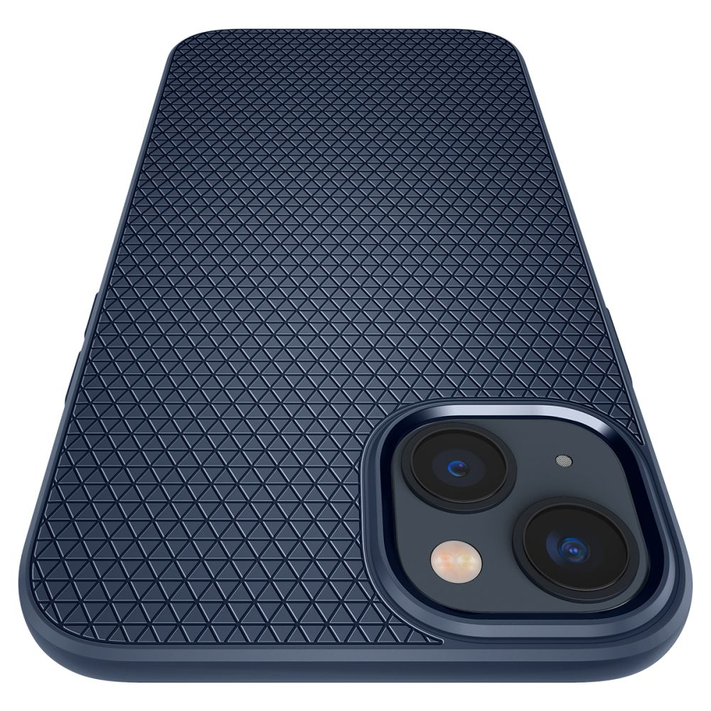 Una custodia per telefono blu scuro. La custodia ha un motivo geometrico e un modulo fotocamera con due lenti. Lo sfondo è bianco.