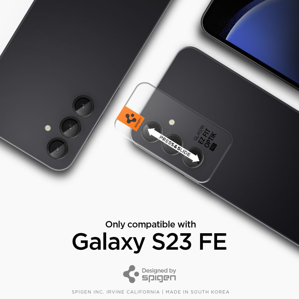 L'image montre un téléphone avec un protecteur d'écran. Les instructions indiquent d'appuyer et de faire glisser pour l'adapter. Texte : Galaxy S23 FE, Designed by Spigen.