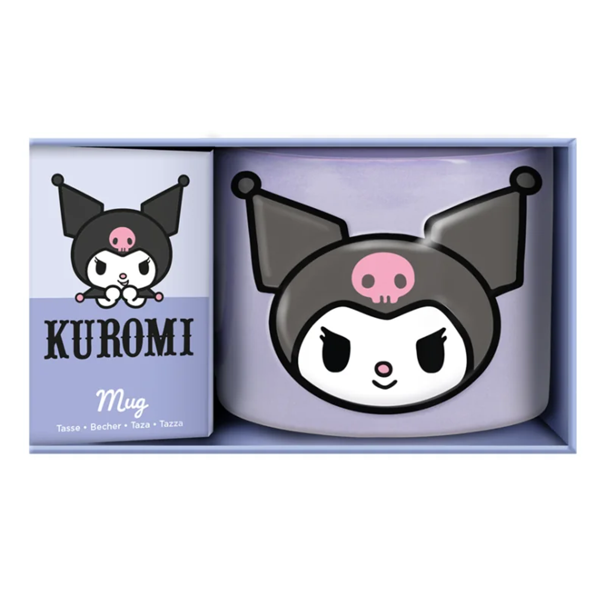 Un juego de taza y caja de Kuromi. La taza tiene la cara de Kuromi. La caja muestra la taza y la palabra 'Kuromi'. Está en una caja azul.