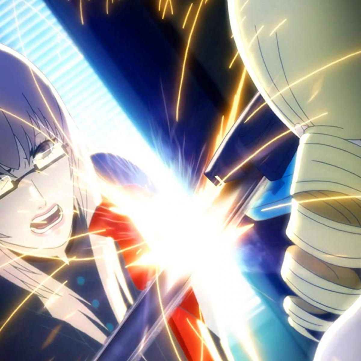 Scena anime z dwiema postaciami walczącymi. Jasne światło emanuje ze środka. Jedna postać nosi okulary, druga jest owinięta bandażami.