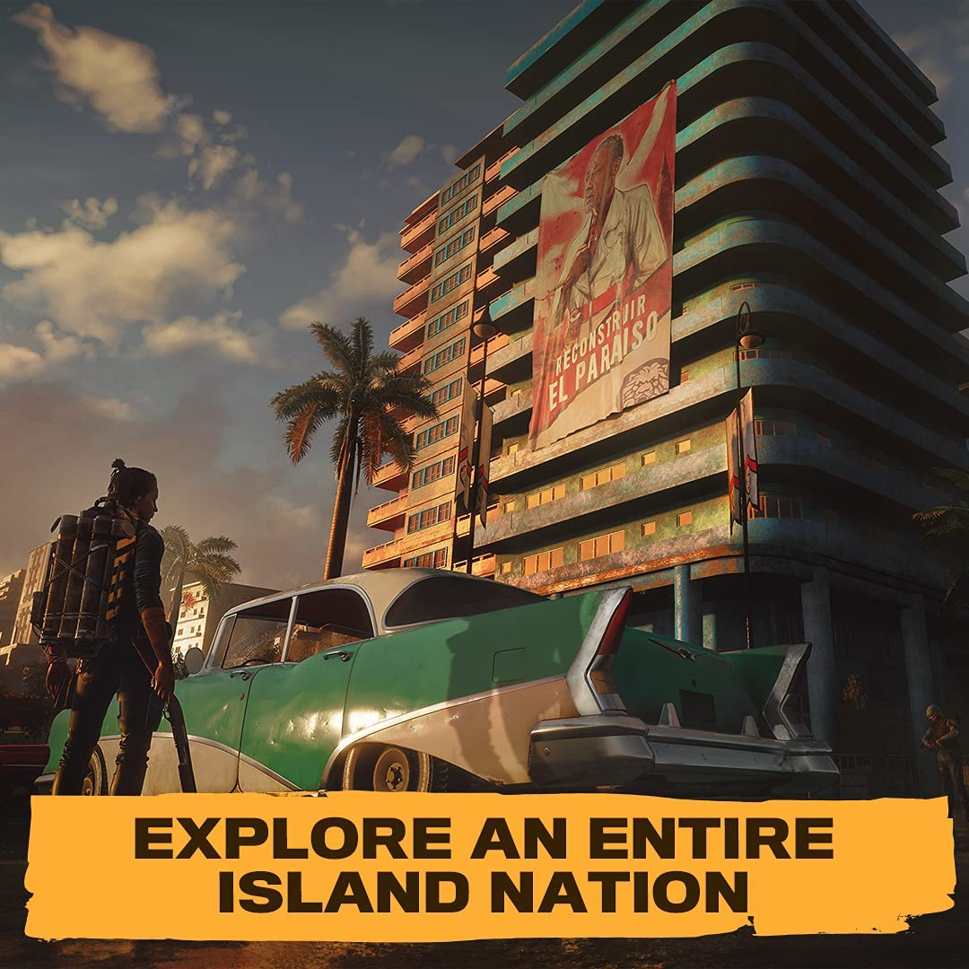 Osoba z plecakiem stoi obok zabytkowego zielonego samochodu przed budynkiem z plakatem. Tekst na dole: Odkryj wyspiarski naród.