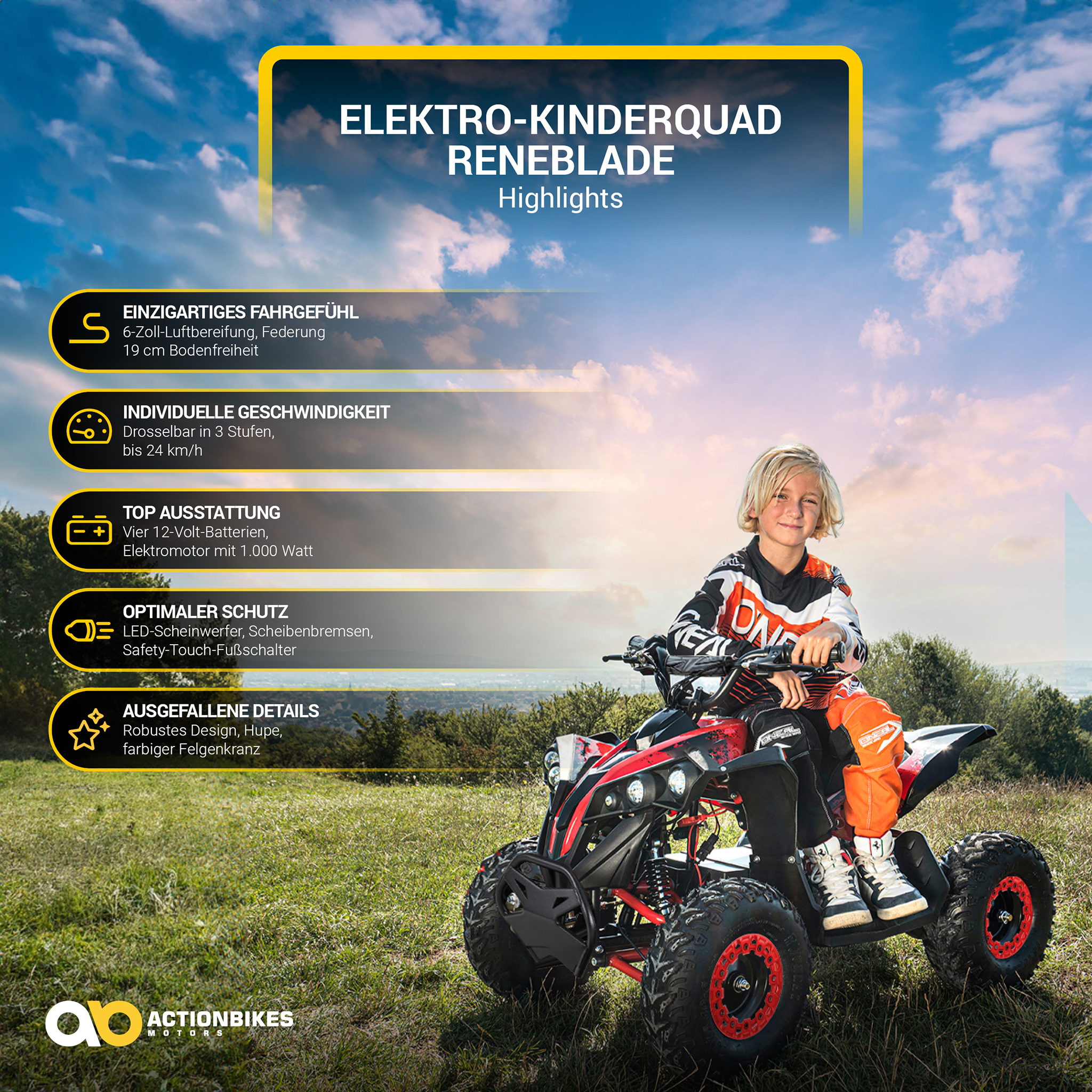 Ein Junge auf einem roten und schwarzen Quad lächelt. Der Himmel ist blau mit Wolken. Text hebt Merkmale des Quads hervor.