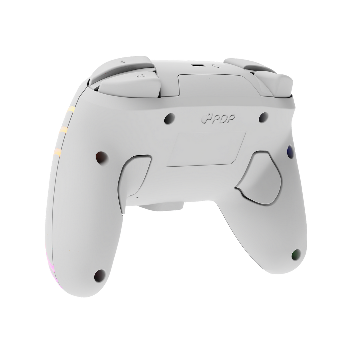Ein weißer Gamecontroller auf schwarzem Hintergrund. Er hat Knöpfe und Auslöser. Der Markenname PDP ist sichtbar.