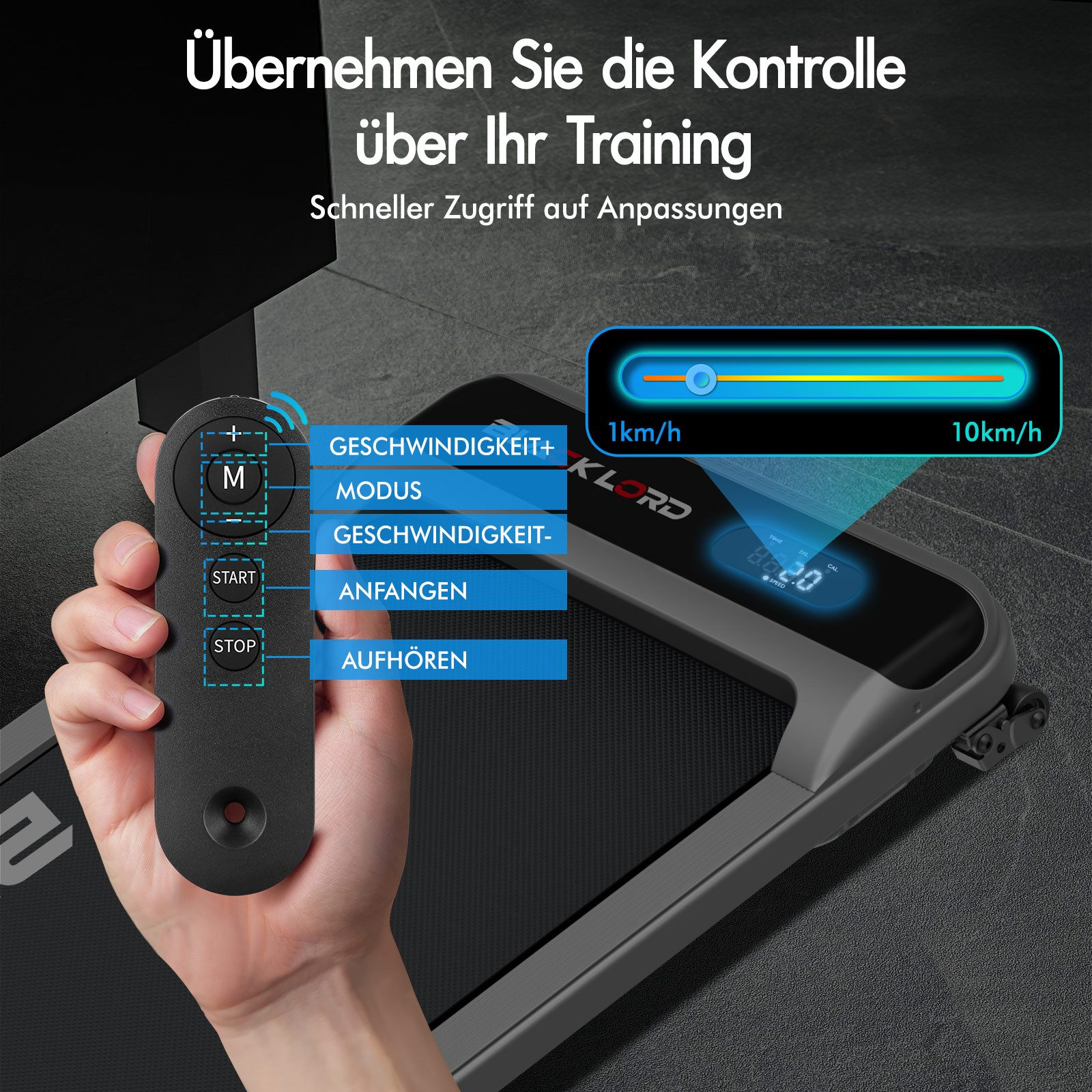 Hand hält Fernbedienung für Laufband. Anzeige zeigt Geschwindigkeit. Deutscher Text über Trainingskontrolle.