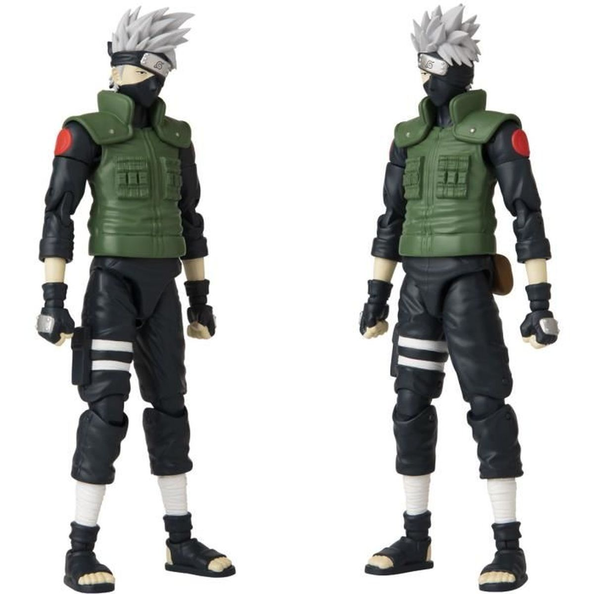 Dos figuras de Kakashi. Llevan chalecos verdes, pantalones negros, calcetines blancos y sandalias. Cada uno tiene una máscara, una diadema y cabello blanco puntiagudo.
