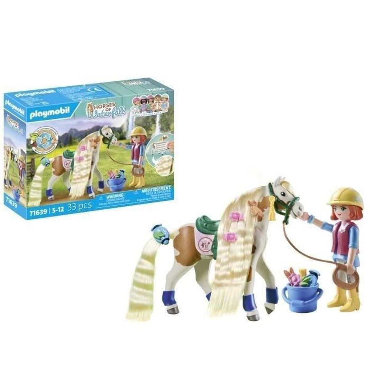Set di cavalli Playmobil con un cavallo bianco e marrone, una figura con elmetto giallo e un secchio. C'è una scatola a sinistra.