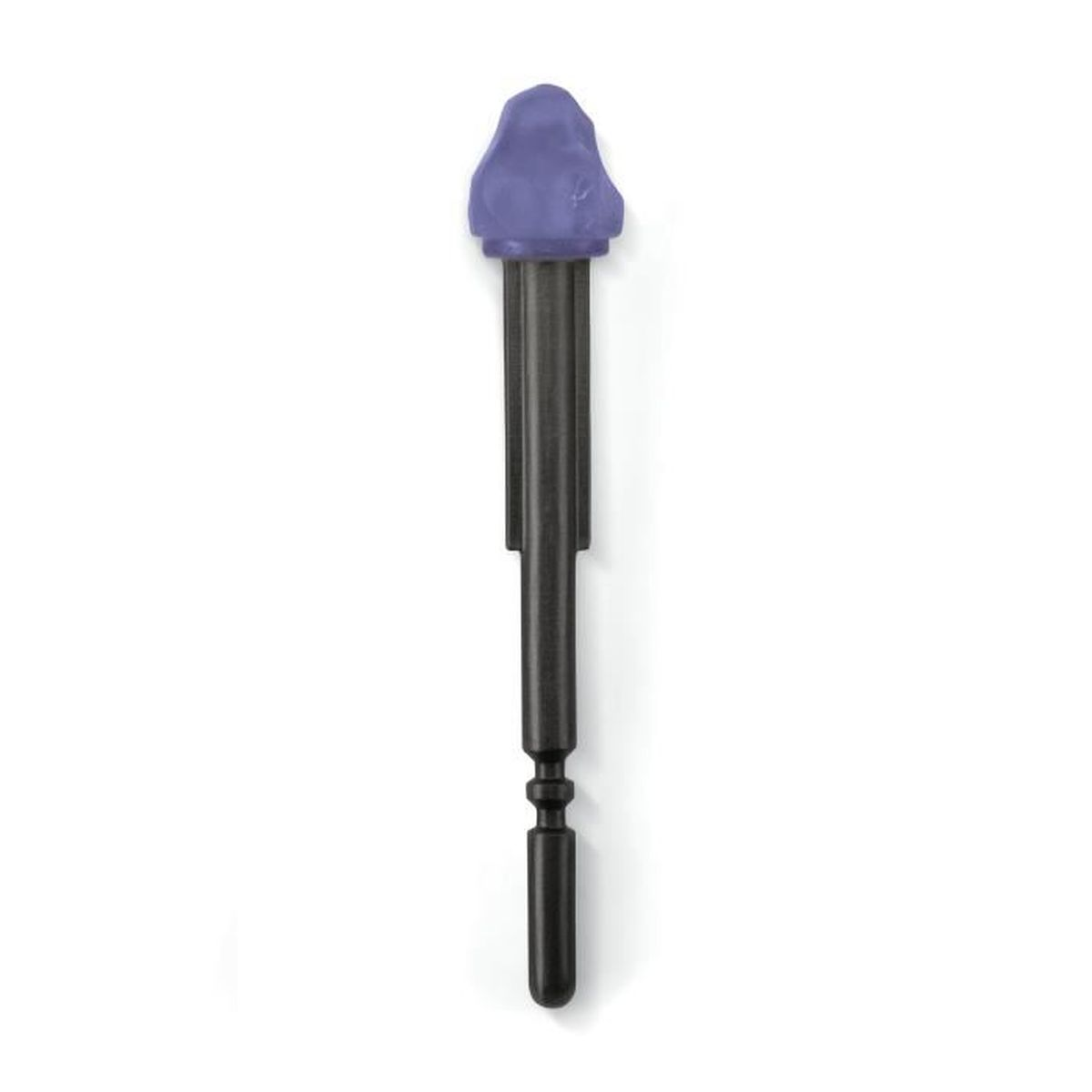 Un oggetto verticale isolato. Ha un tappo viola in cima e un gambo nero. Lo sfondo è bianco.