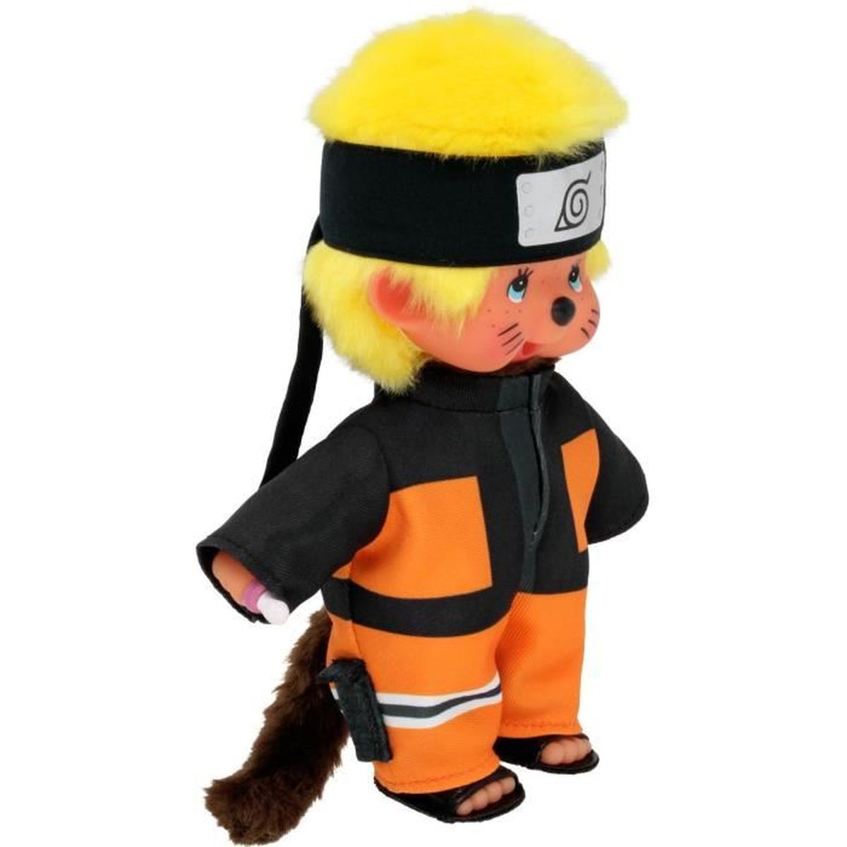 Eine Naruto-Monchhichi-Puppe. Sie trägt ein orange-schwarzes Outfit, ein Stirnband und hat gelbes Haar. Sie steht mit offenen Armen da.