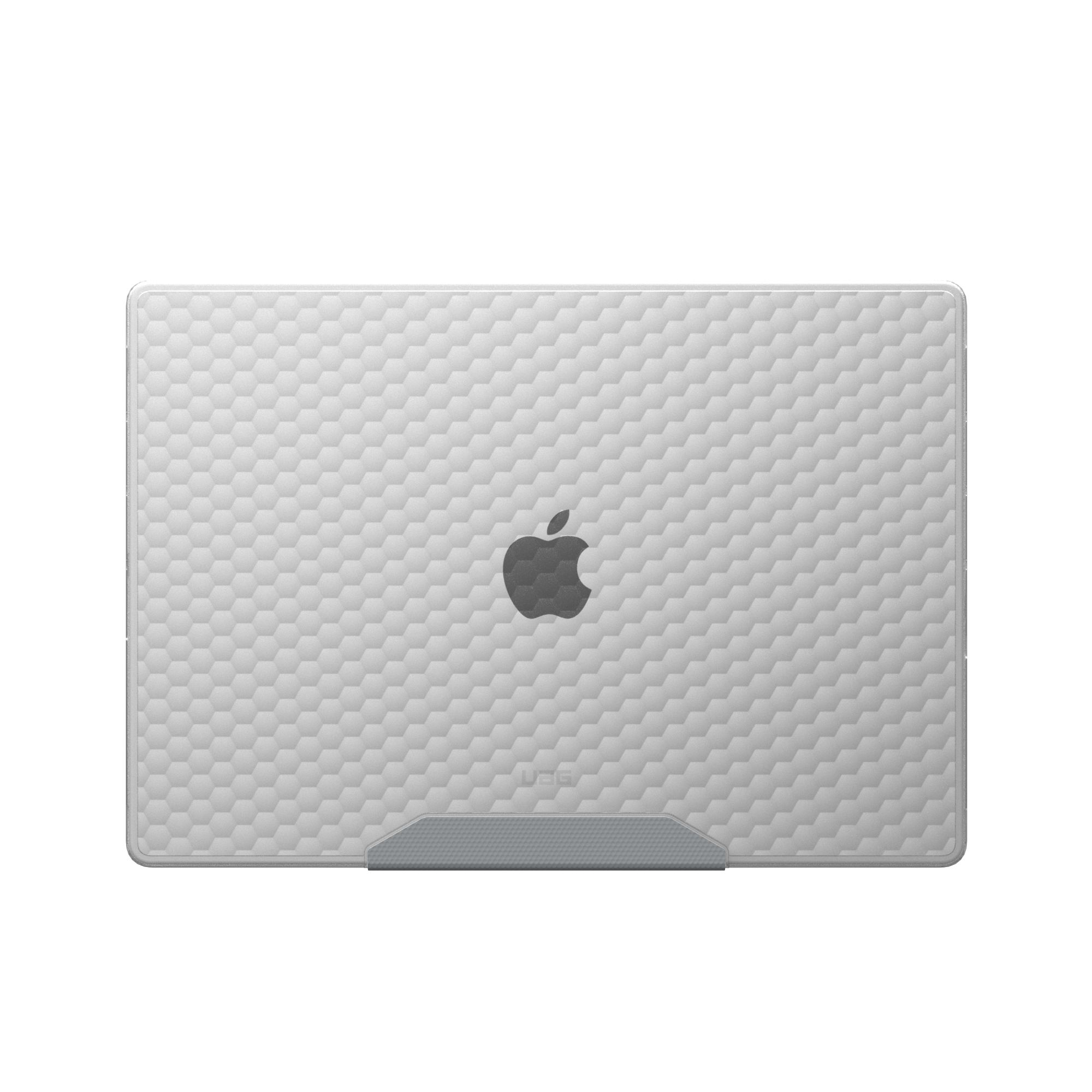 Szary laptop z wzorem plastra miodu i logo Apple stoi na szarej podstawce. Tło jest białe.