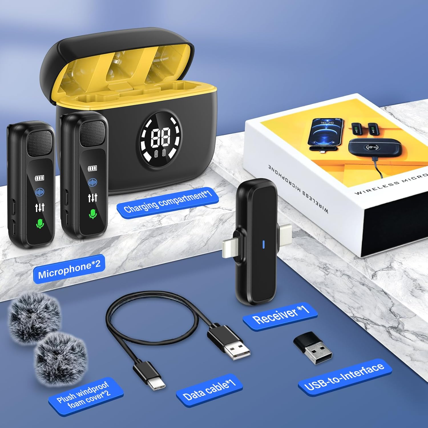 Ein Satz drahtloser Mikrofone, Ladekoffer, Empfänger, Datenkabel und USB-zu-Schnittstelle, mit flauschigen Abdeckungen.