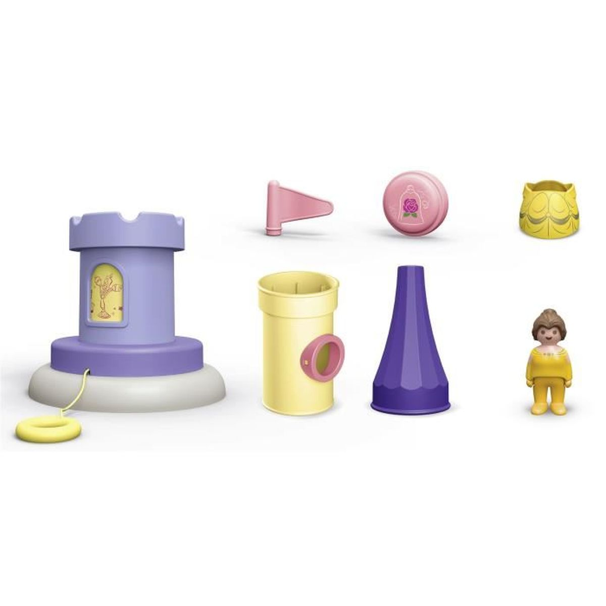 Un set di parti di castello giocattolo e una figura su sfondo bianco. Include una torre, una bandiera, un oggetto decorato con rose e una figura di Belle.