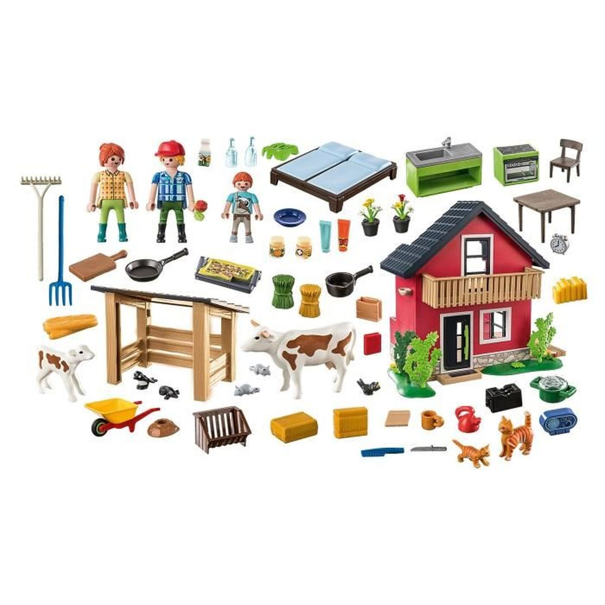 Ein Bauernhof-Spielzeugset mit Figuren, einem roten Haus, Kühen, Katzen und verschiedenen Gegenständen wie Werkzeugen.