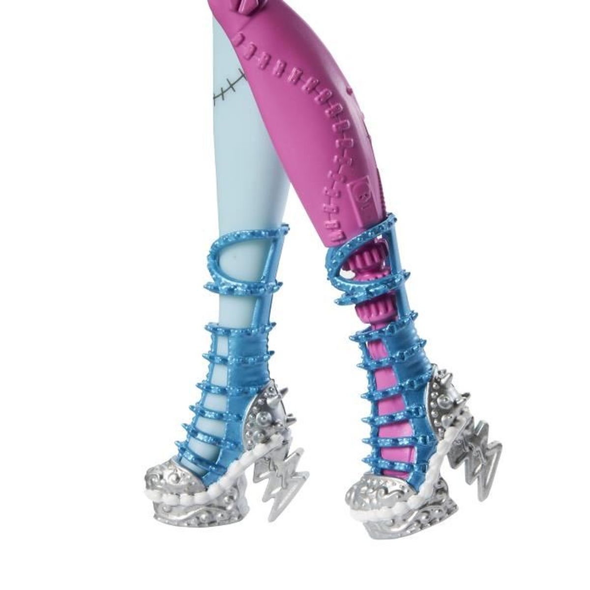 Piernas de muñeca con piel azul y rosa, usando botas de tacón alto plateadas y azules. Las botas tienen un diseño de rayo en los tacones.
