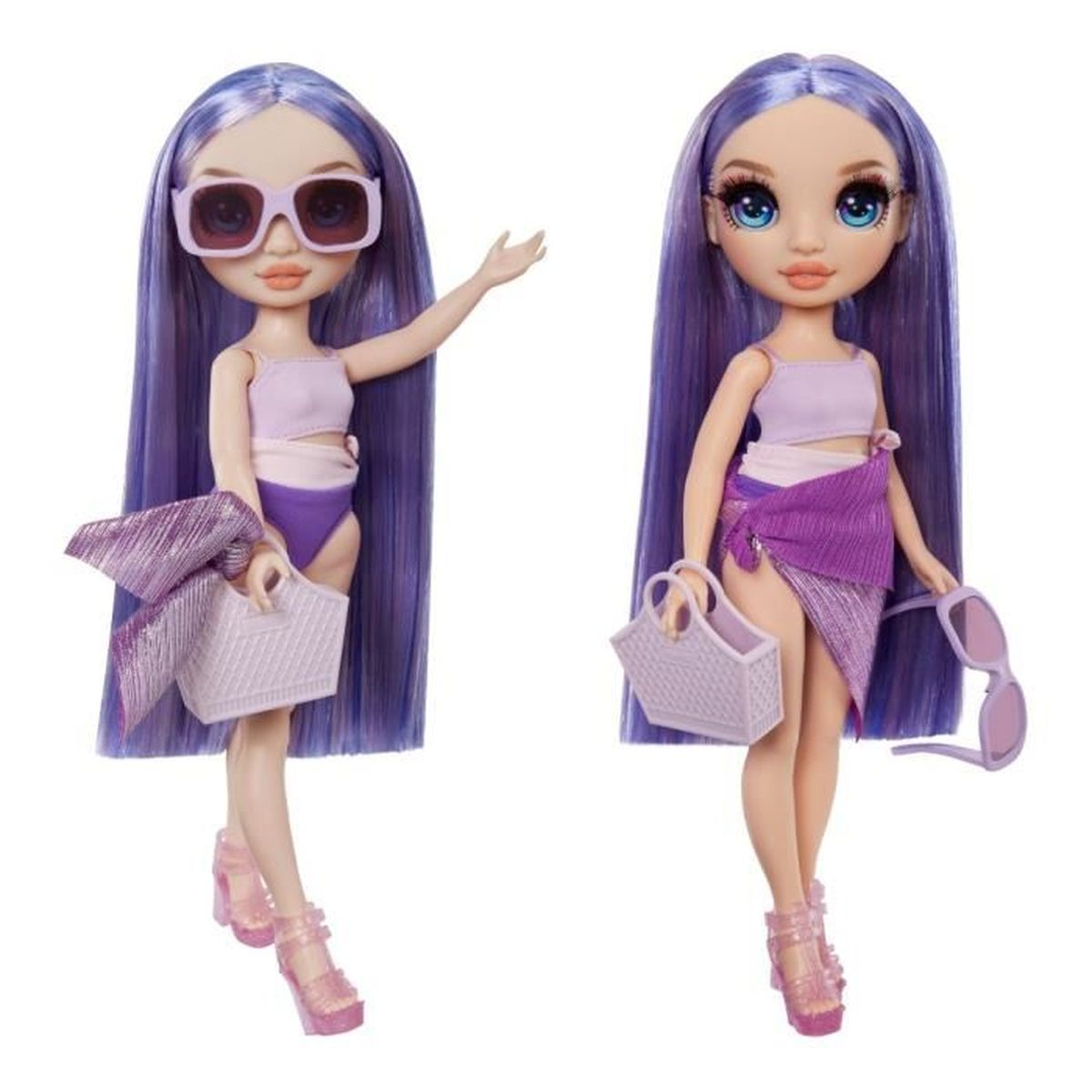 Dos muñecas con pelo largo morado. Llevan trajes de baño, llevan bolsos y gafas de sol. Una muñeca levanta el brazo.