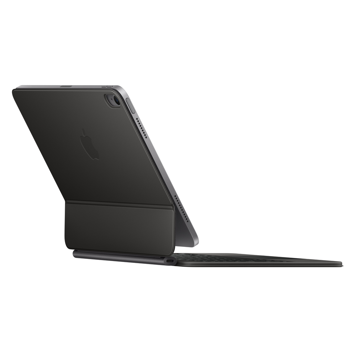 Ein dunkelgraues Apple iPad Pro mit Smart Keyboard Cover, leicht geöffnet. Das Apple-Logo ist sichtbar. Der Hintergrund ist weiß.