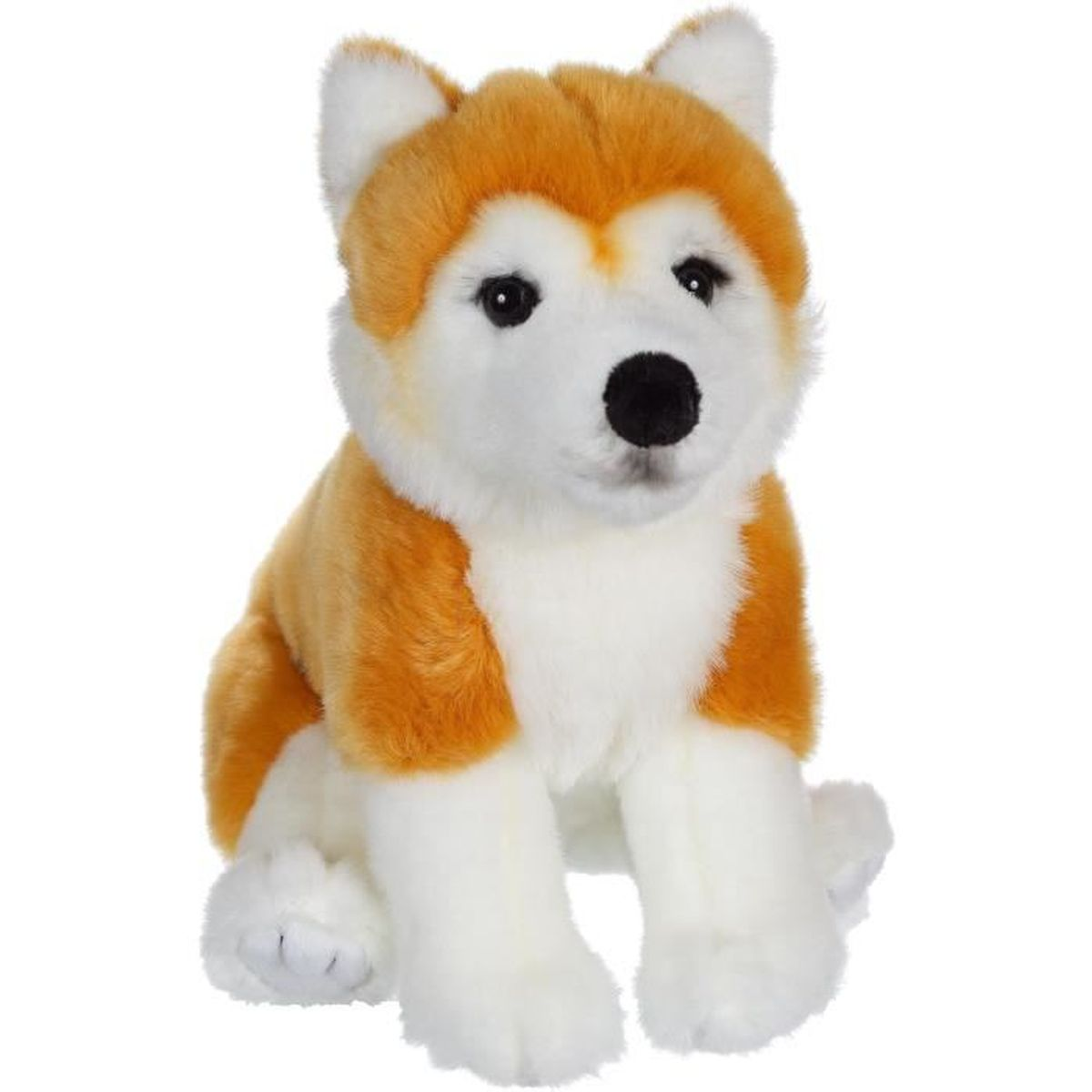 Un perro de peluche Akita está sentado, su pelaje es una mezcla de naranja y blanco. Tiene nariz y ojos negros y está sobre fondo blanco.