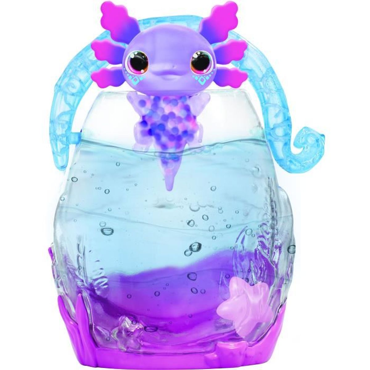 Lila Axolotl-Spielzeug in einem Glas, das mit Wasser gefüllt ist. Das Glas hat einen Sockel und Dekorationselemente in Lila- und Rosatönen.
