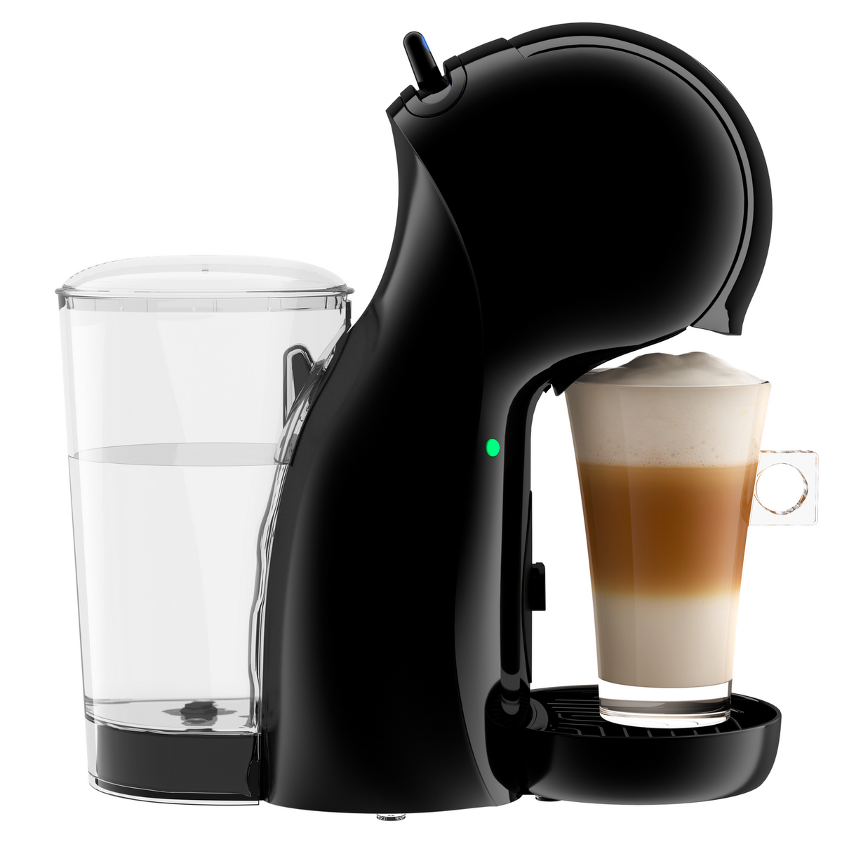 Macchina da caffè nera con un bicchiere di latte macchiato a strati. Serbatoio dell'acqua a sinistra. Luce verde indica il funzionamento. Sfondo bianco.