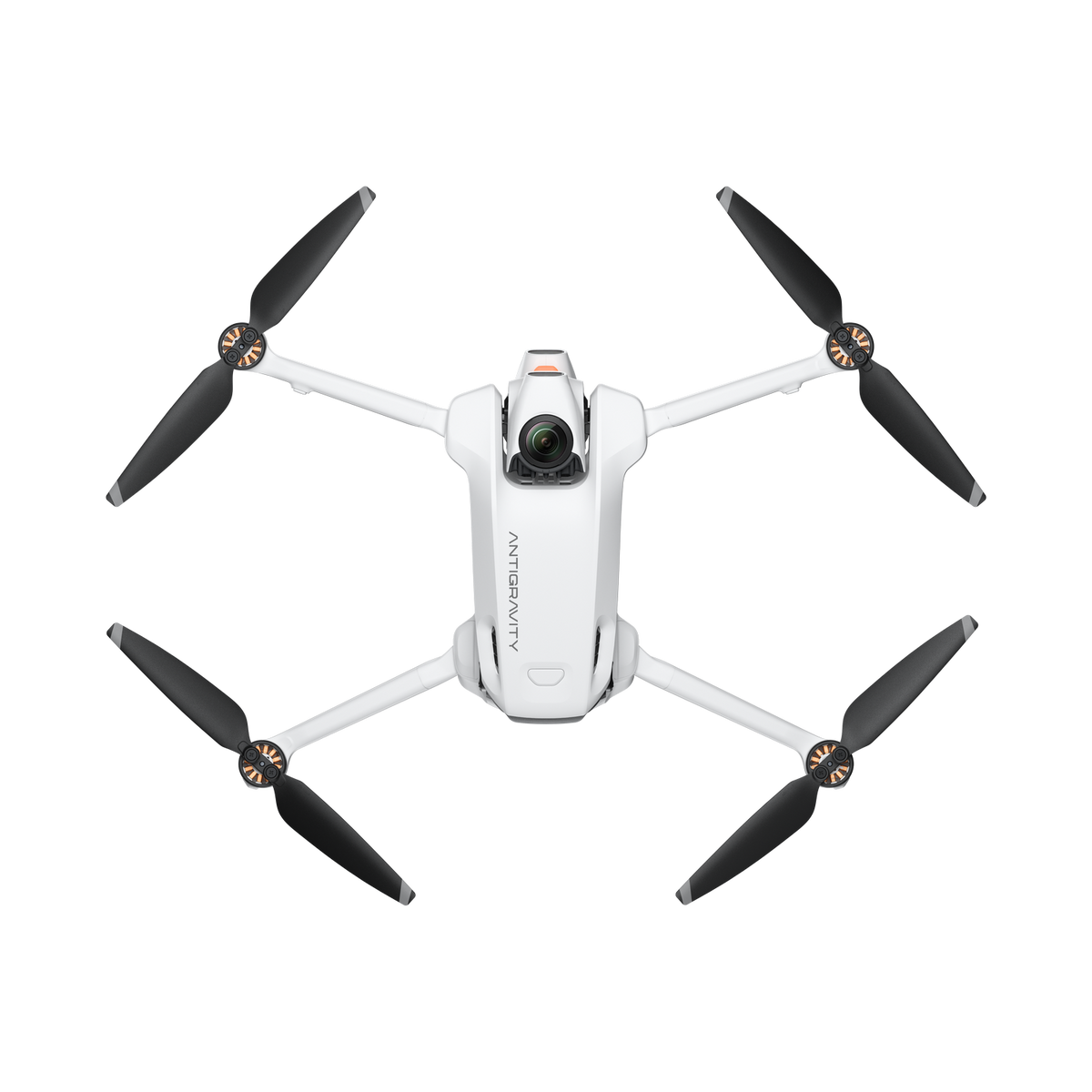 Biały dron z czarnymi śmigłami jest wyśrodkowany na czarnym tle. Dron ma kamerę i widoczne jest słowo ANTIGRAVITY.