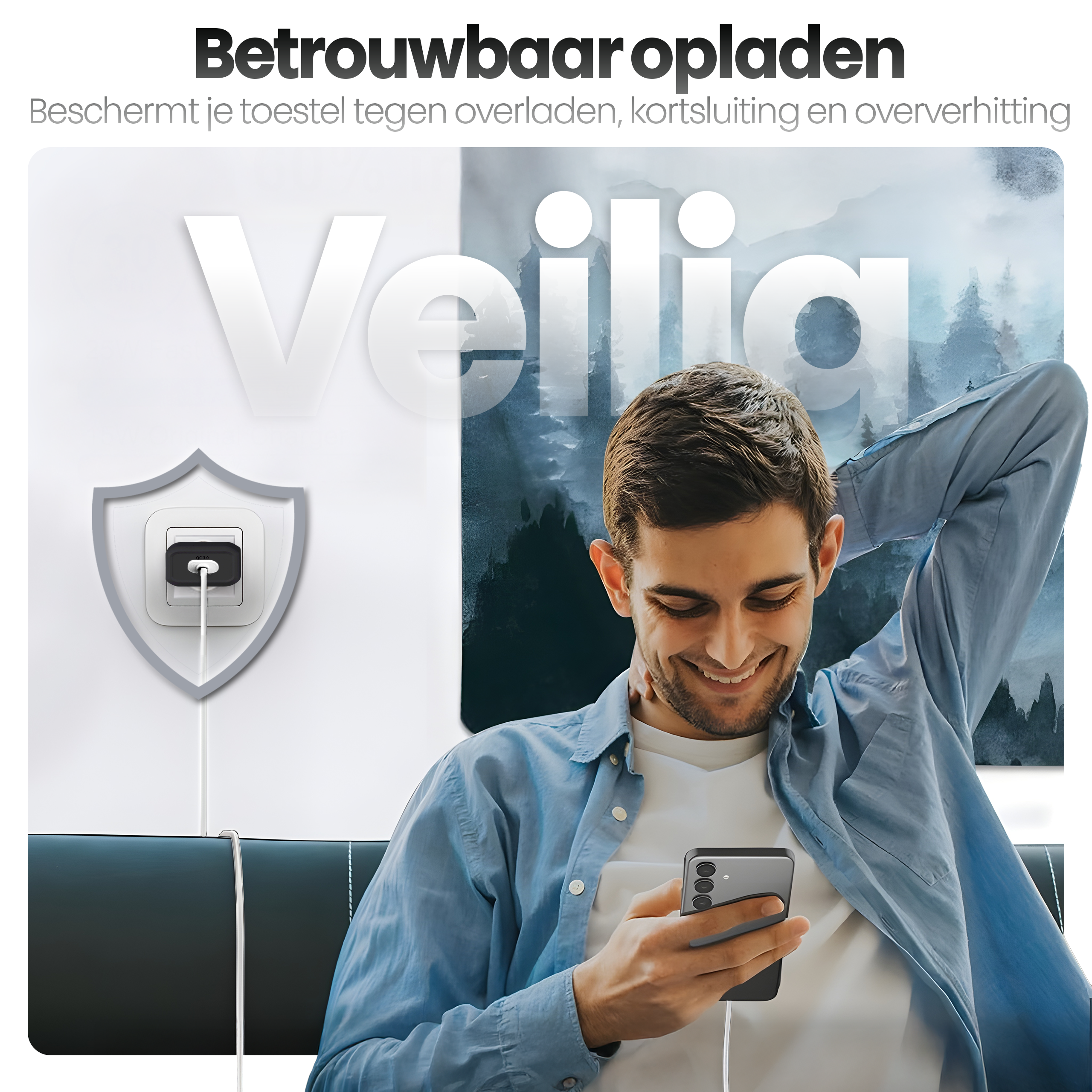 Man lacht terwijl hij een telefoon vasthoudt. Een oplaadkabel wordt aangesloten op een stopcontact in schildvorm.