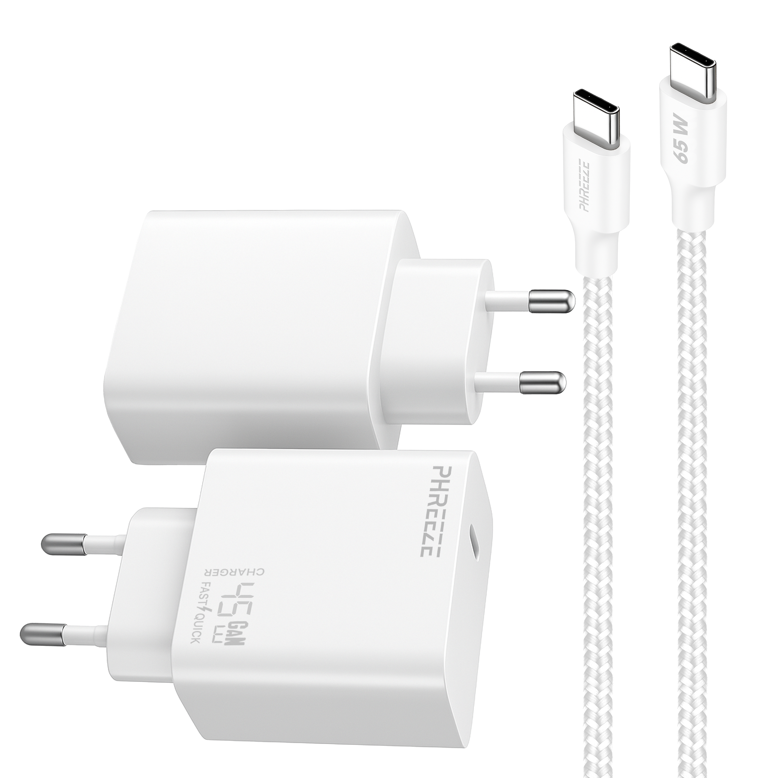 De afbeelding toont twee witte opladers en een witte USB-C-kabel. Eén oplader heeft een output van 45W.