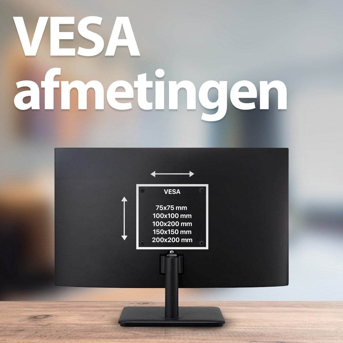 Black monitor back on a wooden table. White text says VESA afmetingen. VESA measurements are displayed on the monitor.