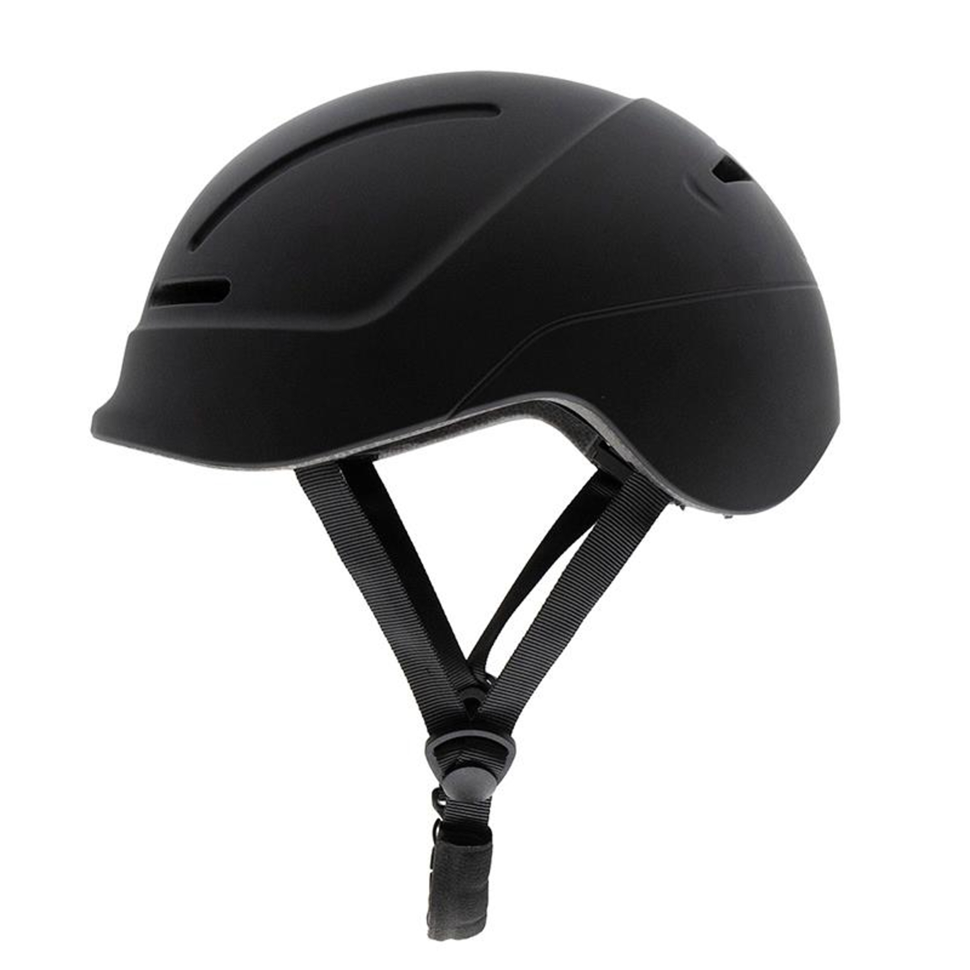 Casco de bicicleta negro con correas. Tiene ventilaciones y forma curva. Las correas son negras y el fondo es blanco.