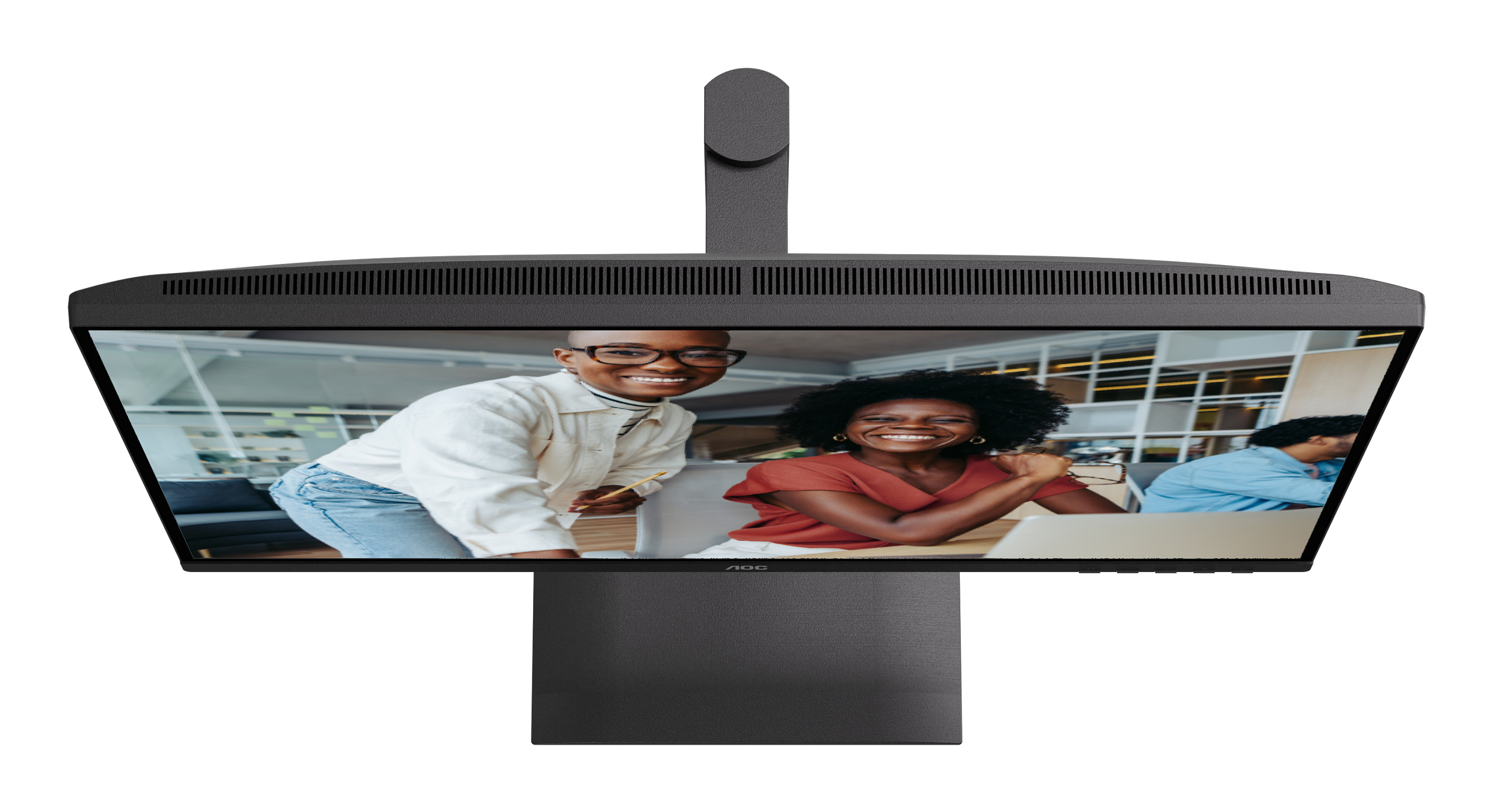 Monitor che mostra due donne sorridenti, una con gli occhiali. Un'altra persona sullo sfondo. Logo AOC visibile.