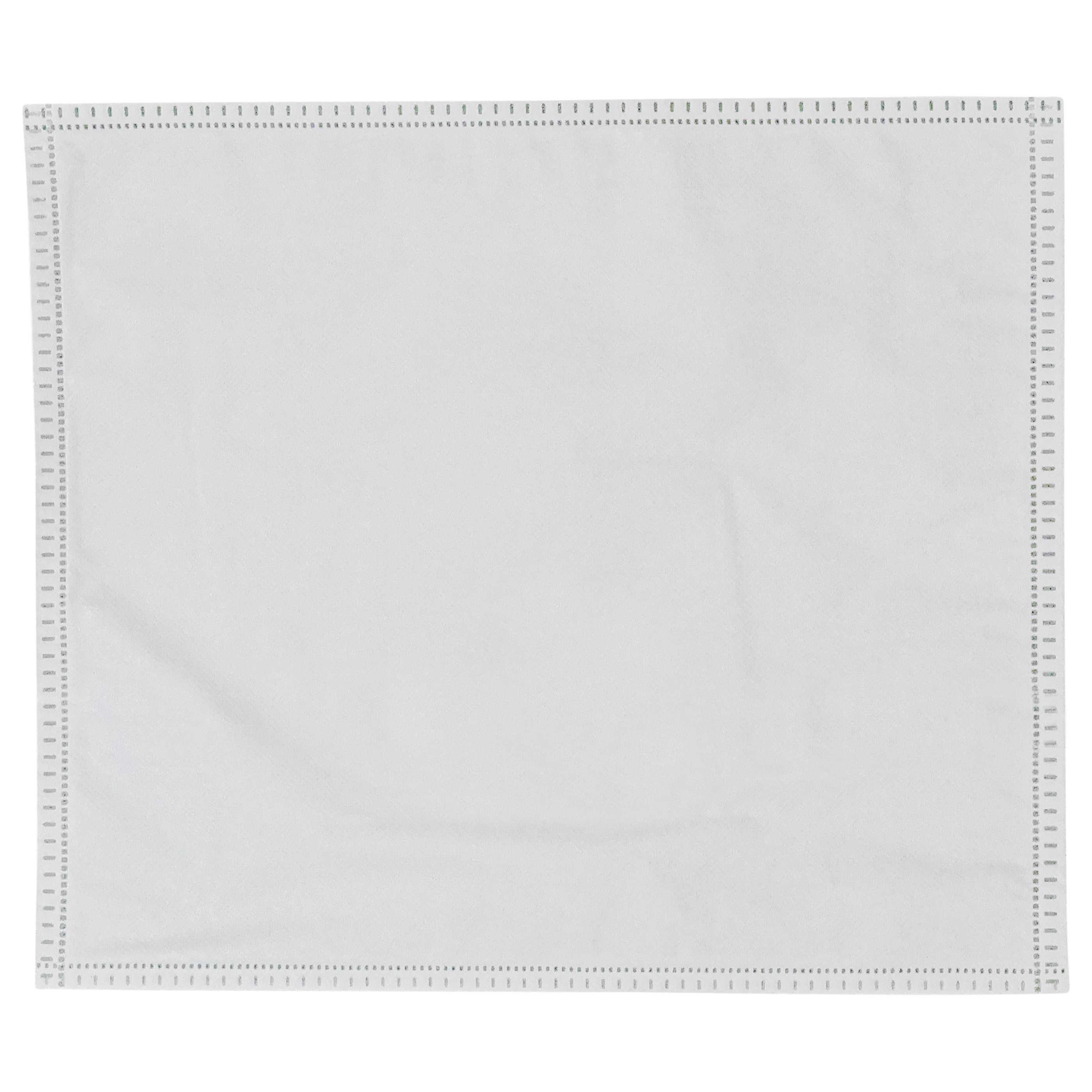 Ein weißes Blatt Papier mit perforierten Kanten auf allen Seiten wird vor weißem Hintergrund gezeigt.