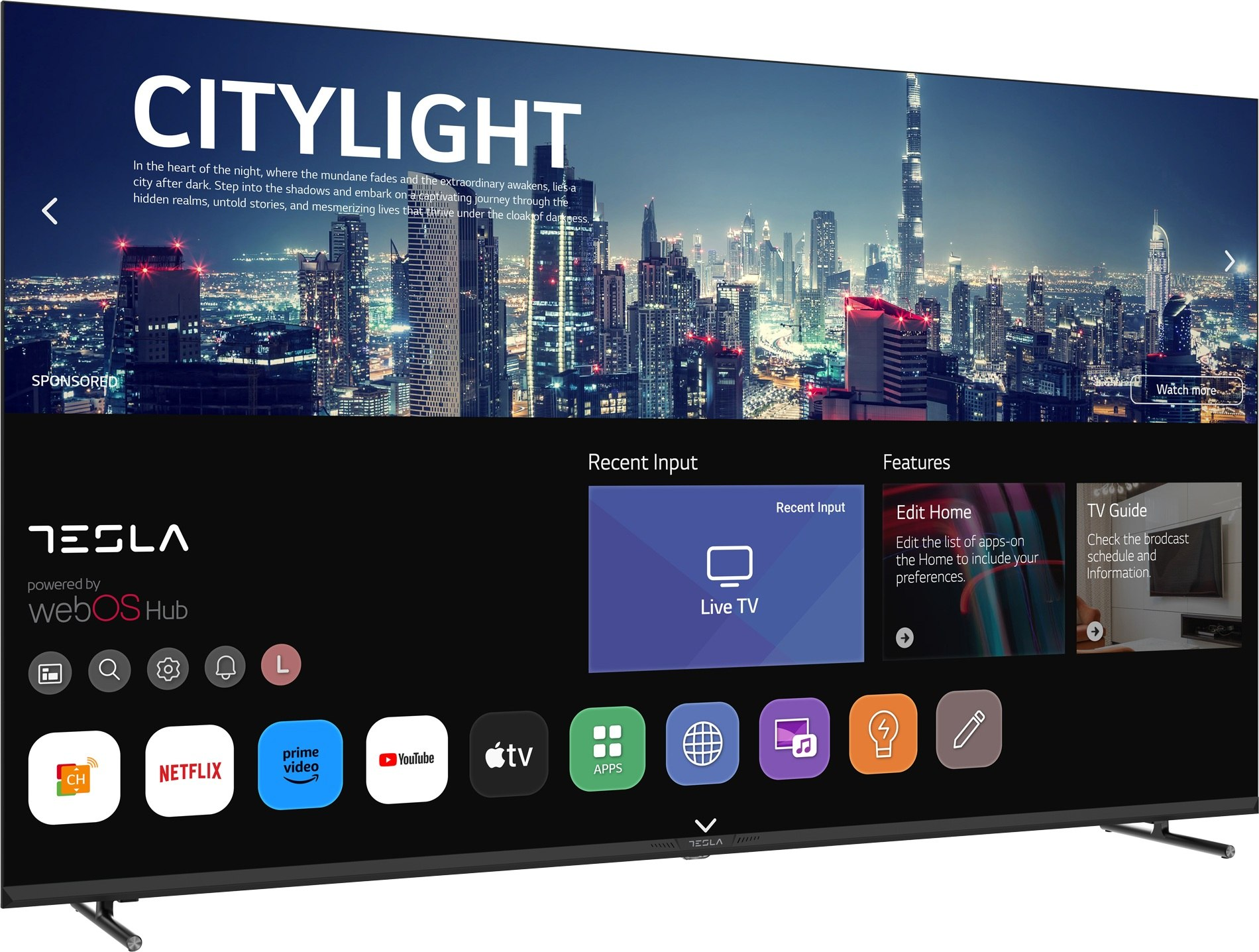 Un televisor Tesla muestra un paisaje urbano nocturno. Las aplicaciones de Netflix, YouTube y otras son visibles en la parte inferior.