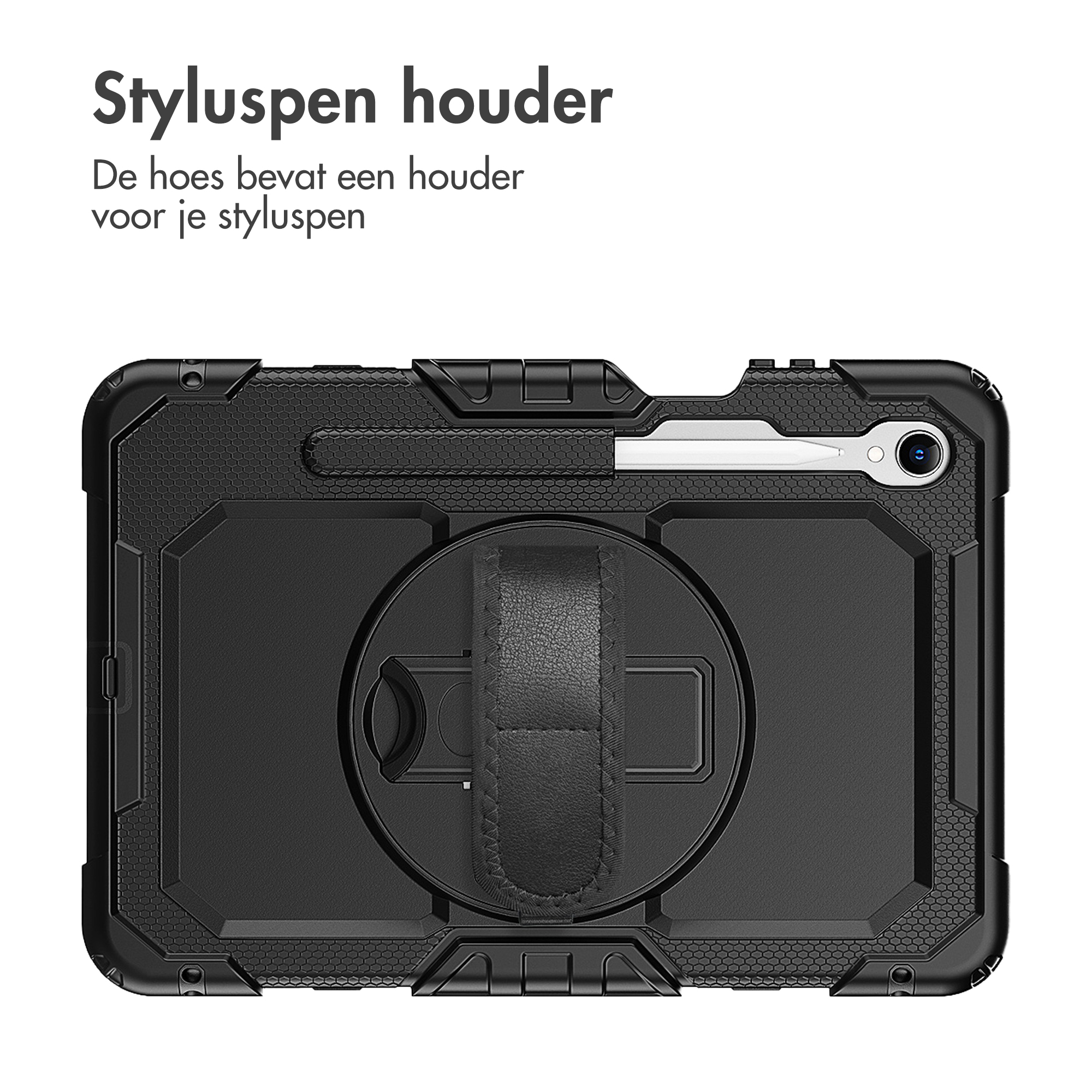 Een zwarte tablethoes met een penhouder en handriem wordt weergegeven. De hoes staat op een witte achtergrond.