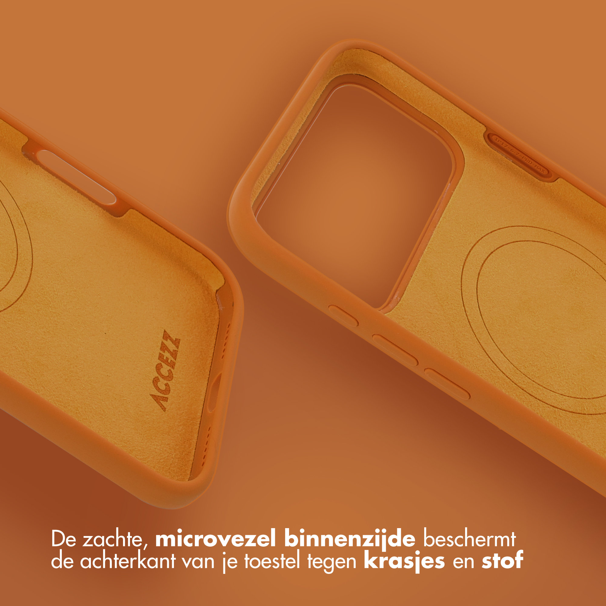 Deux étuis de téléphone orange. Un avec la marque ACCEZZ. Le fond est orange uni.