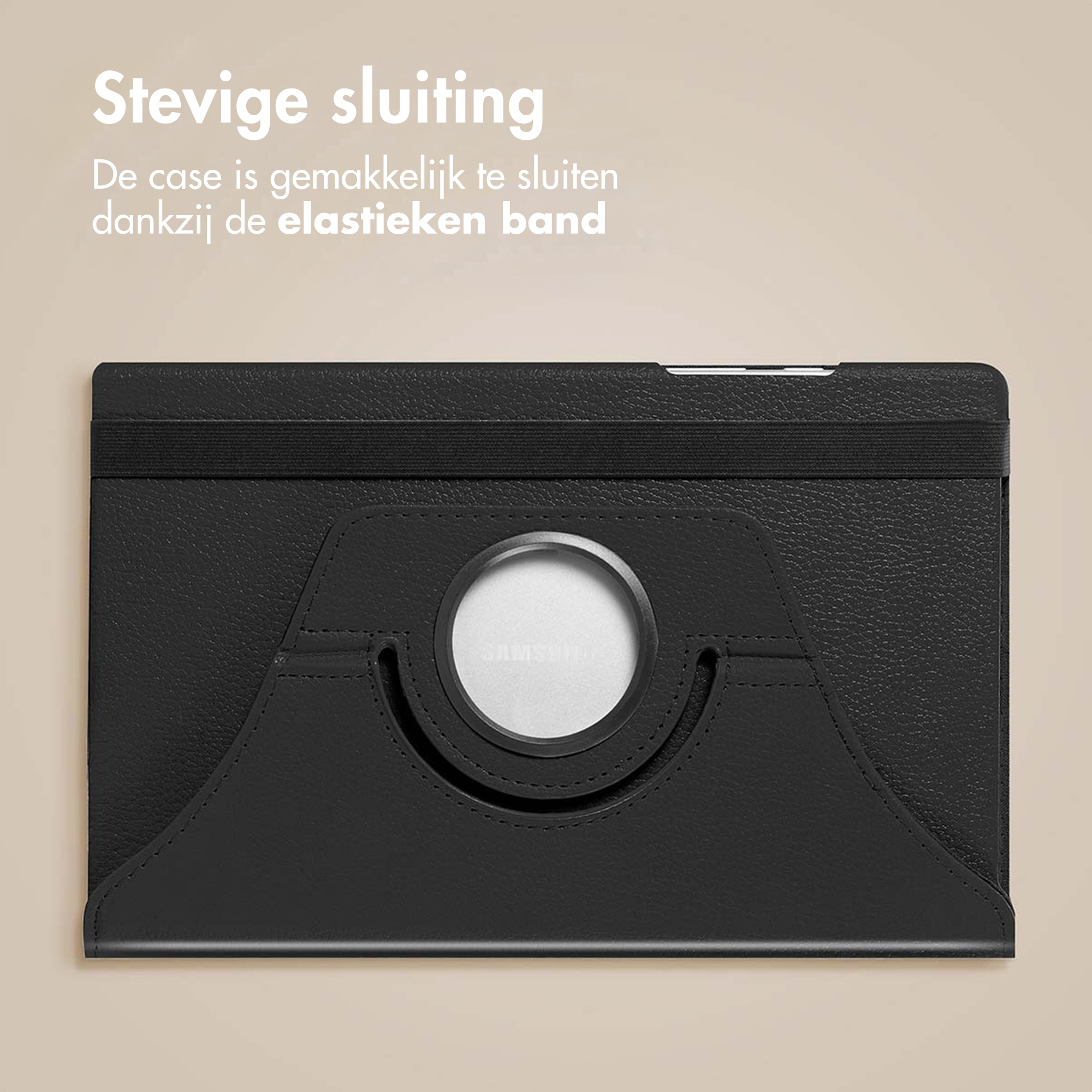 Étui de tablette noir avec élastique, logo Samsung argenté et texte. Fond beige.