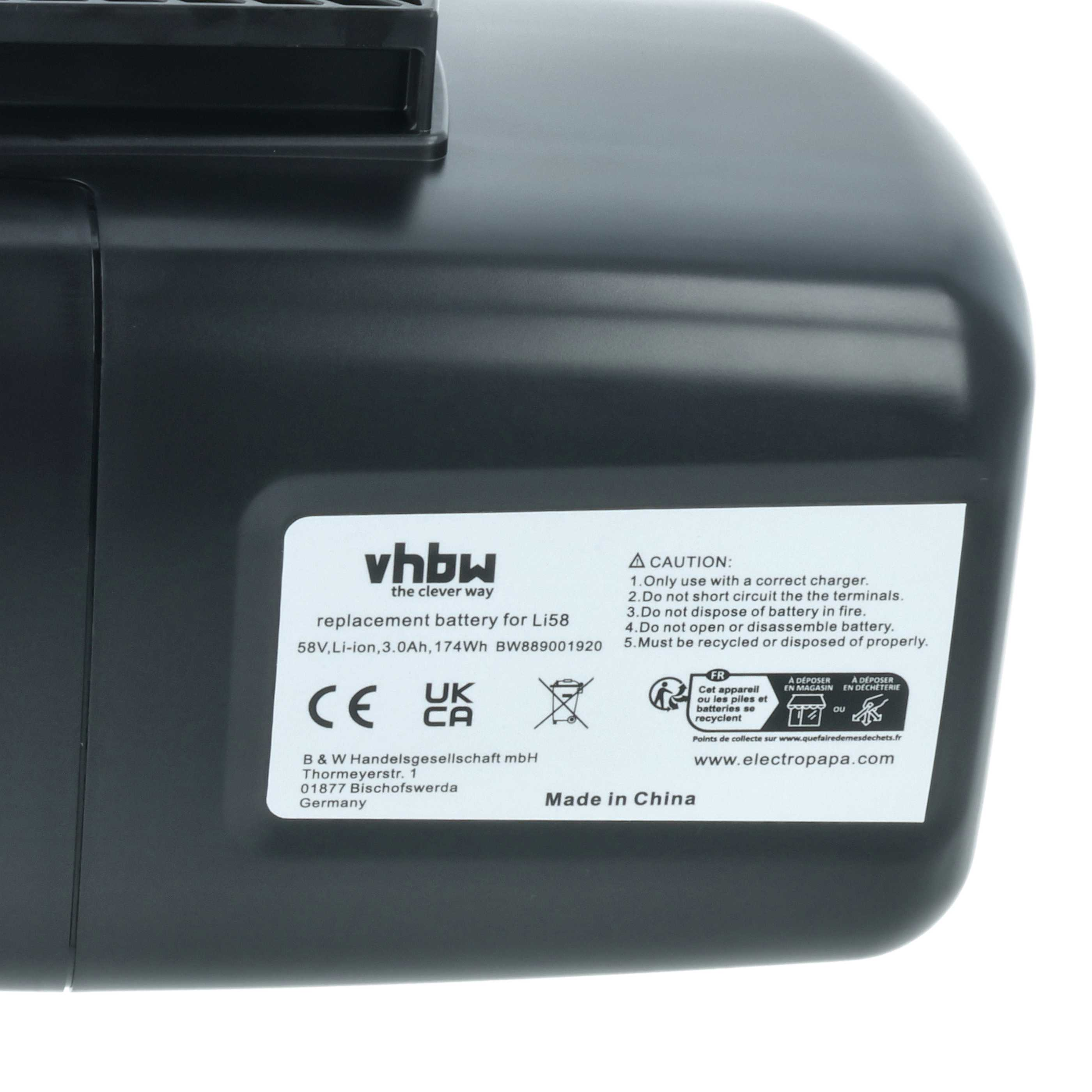 Schwarzer Akku mit weißem Etikett. Text enthält 'vhbw', 'Li58', Warnhinweise und Recyclingsymbole. Hergestellt in China.