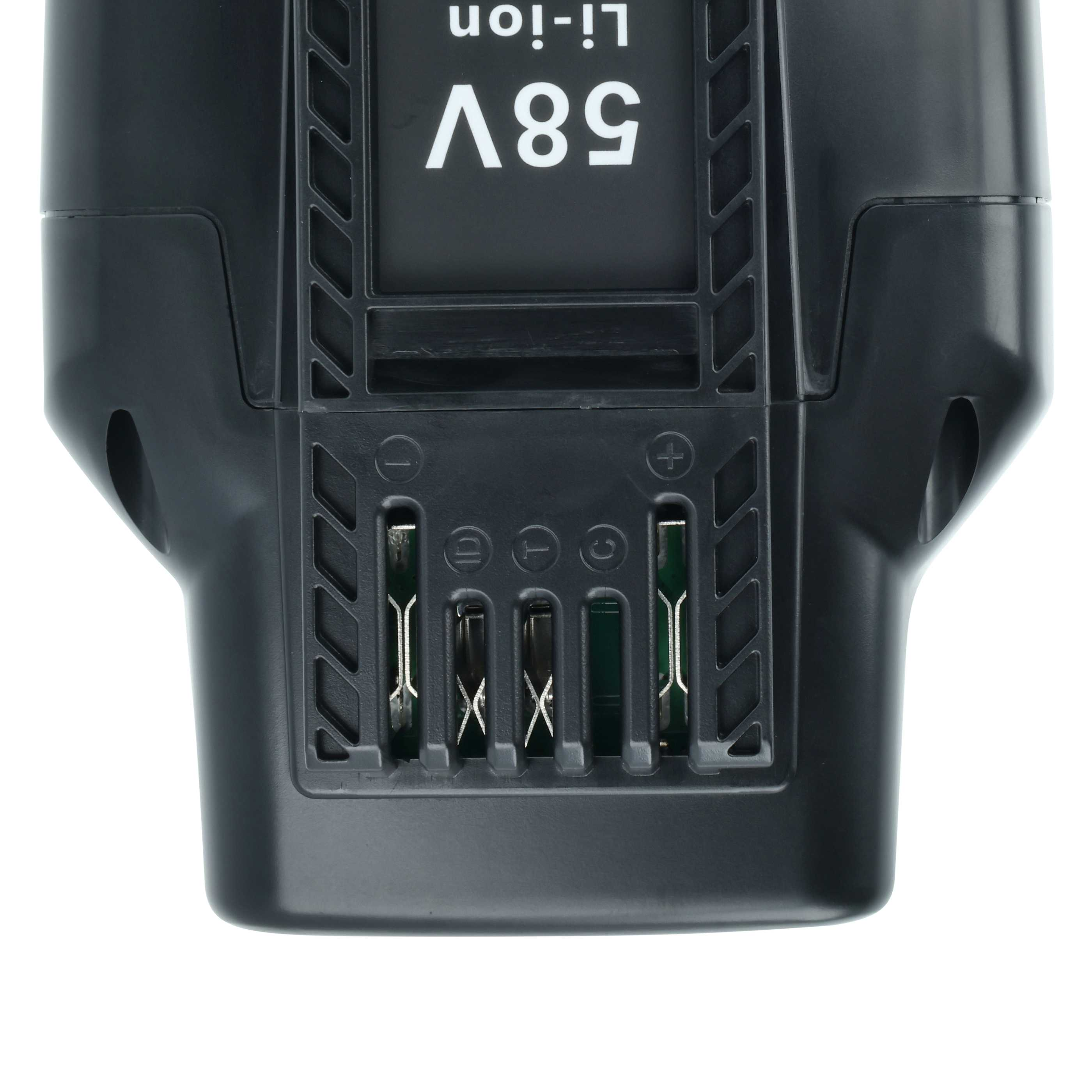 Nahaufnahme eines schwarzen Akkus. Er hat eine 58V-Bezeichnung und Li-Ion-Text. Er hat Metallanschlüsse.
