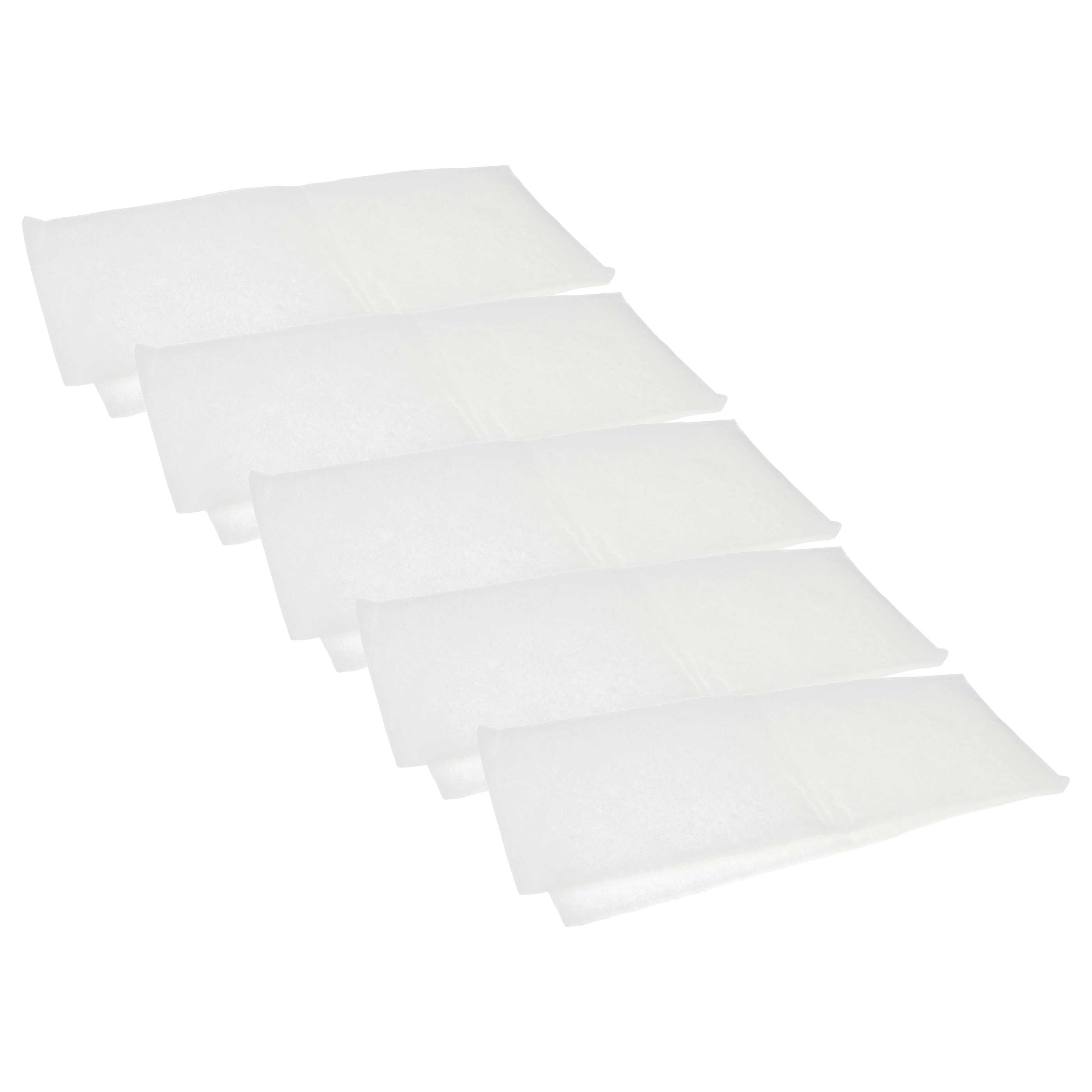 Sechs rechteckige, weiße, saugfähige Pads, die diagonal vor einem weißen Hintergrund angeordnet sind.