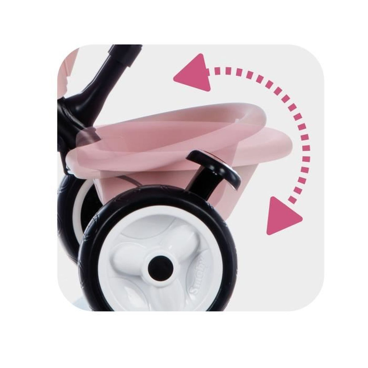 Un triciclo rosa e nero per bambini. Le frecce indicano una funzione rotante del sedile. Ruote bianche con pneumatici neri.
