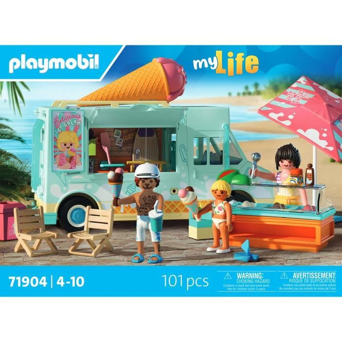 Playmobil-Eiswagen-Spielset. Enthält Figuren, Eiswaffeln und Zubehör. Eine Strandszene mit Stühlen und einem Sonnenschirm.