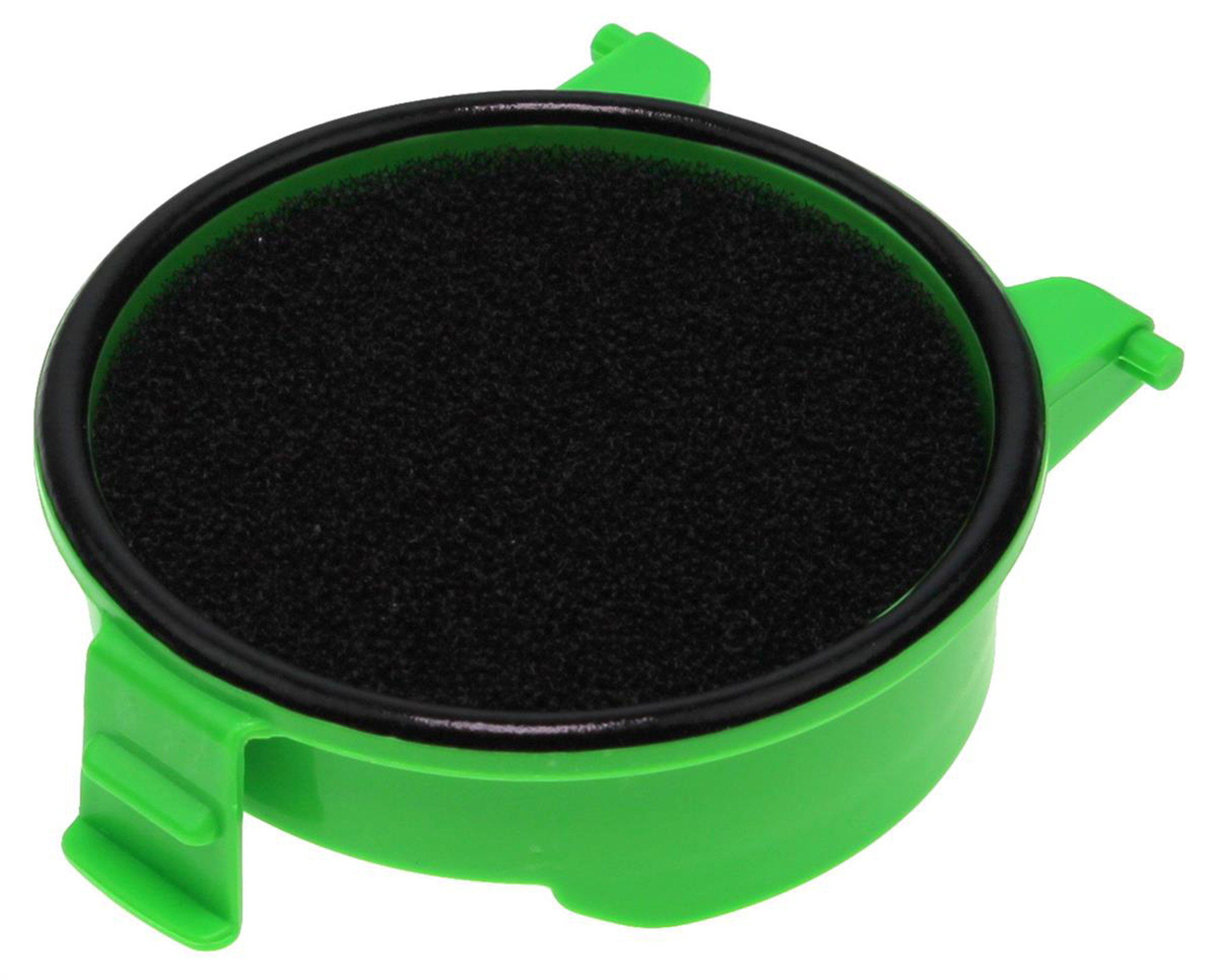 Ein grüner Filter mit schwarzem Schwamm im Inneren. Der Filter hat eine runde Form mit drei grünen Laschen.